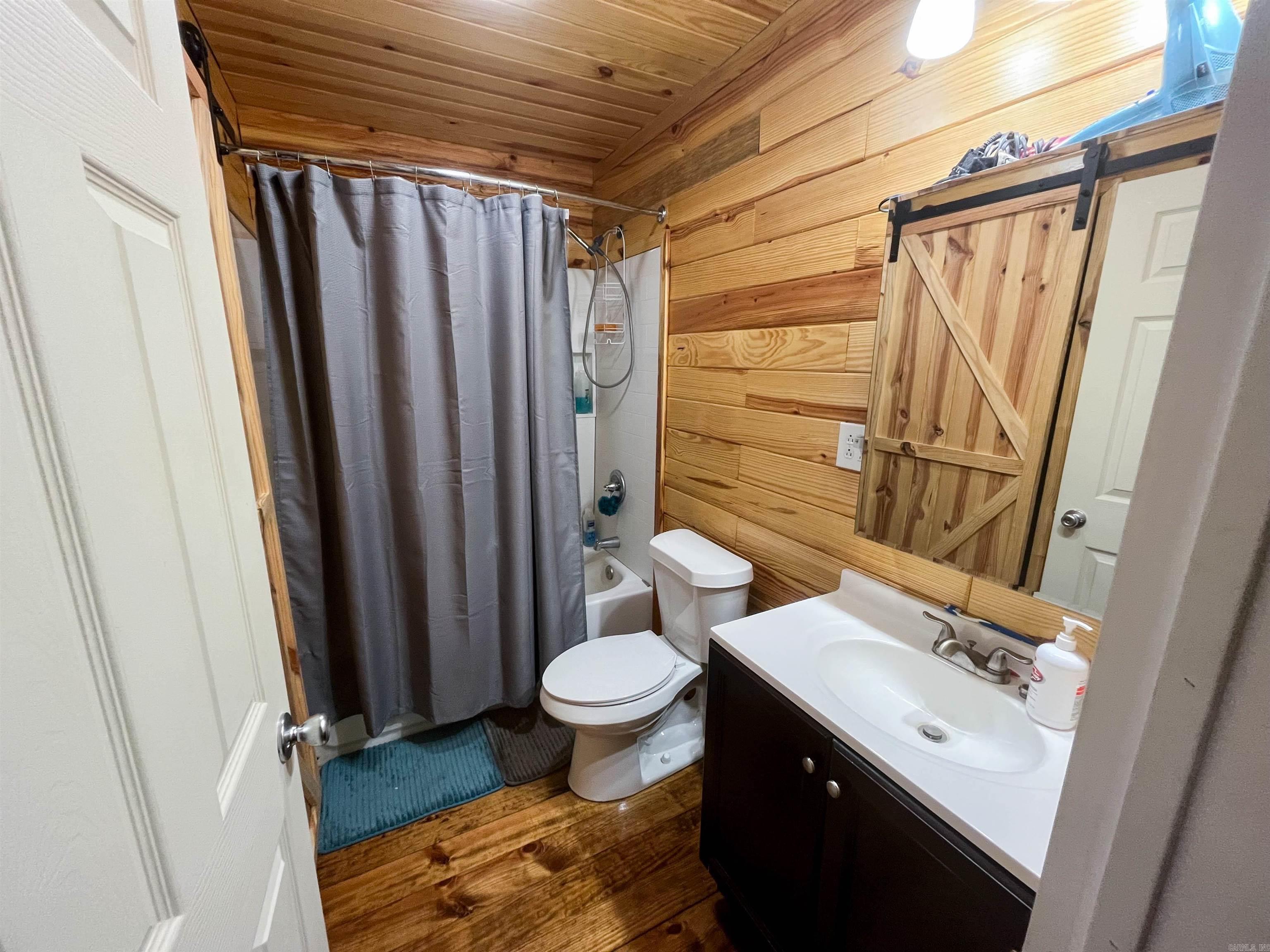 213 Spring Lake Drive Property Photo 13