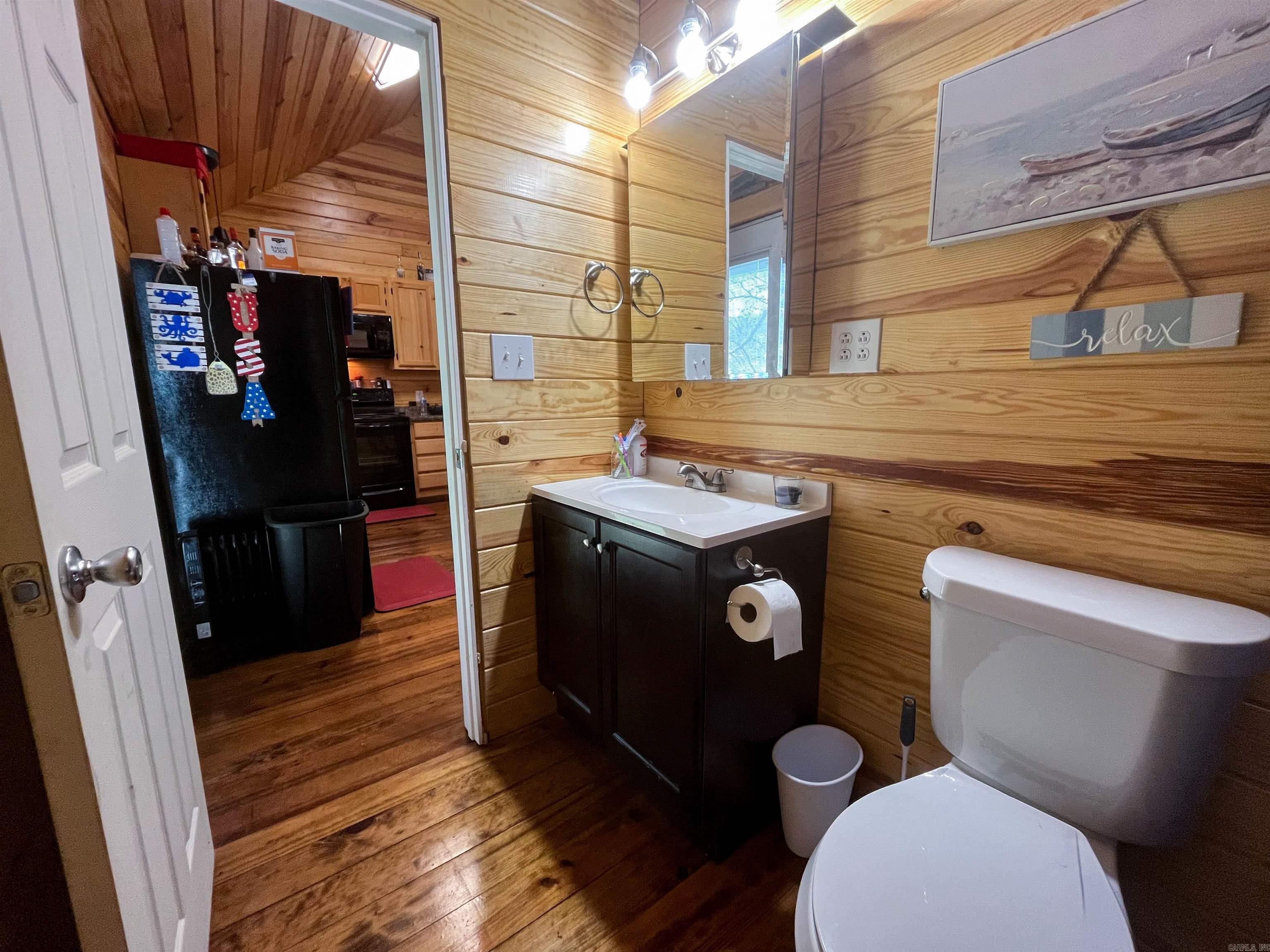 213 Spring Lake Drive Property Photo 15