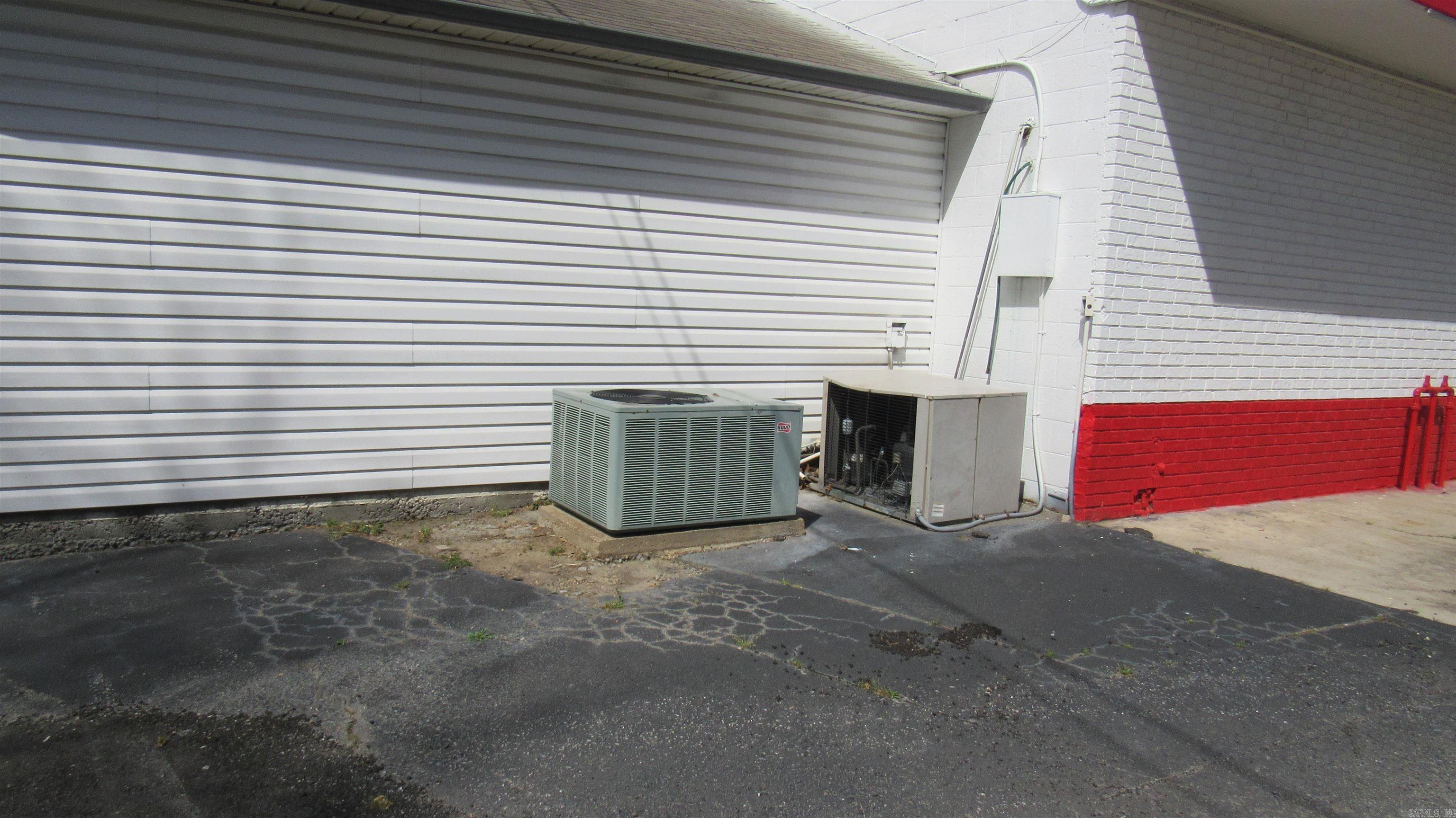 901 Edison Street Property Photo 9