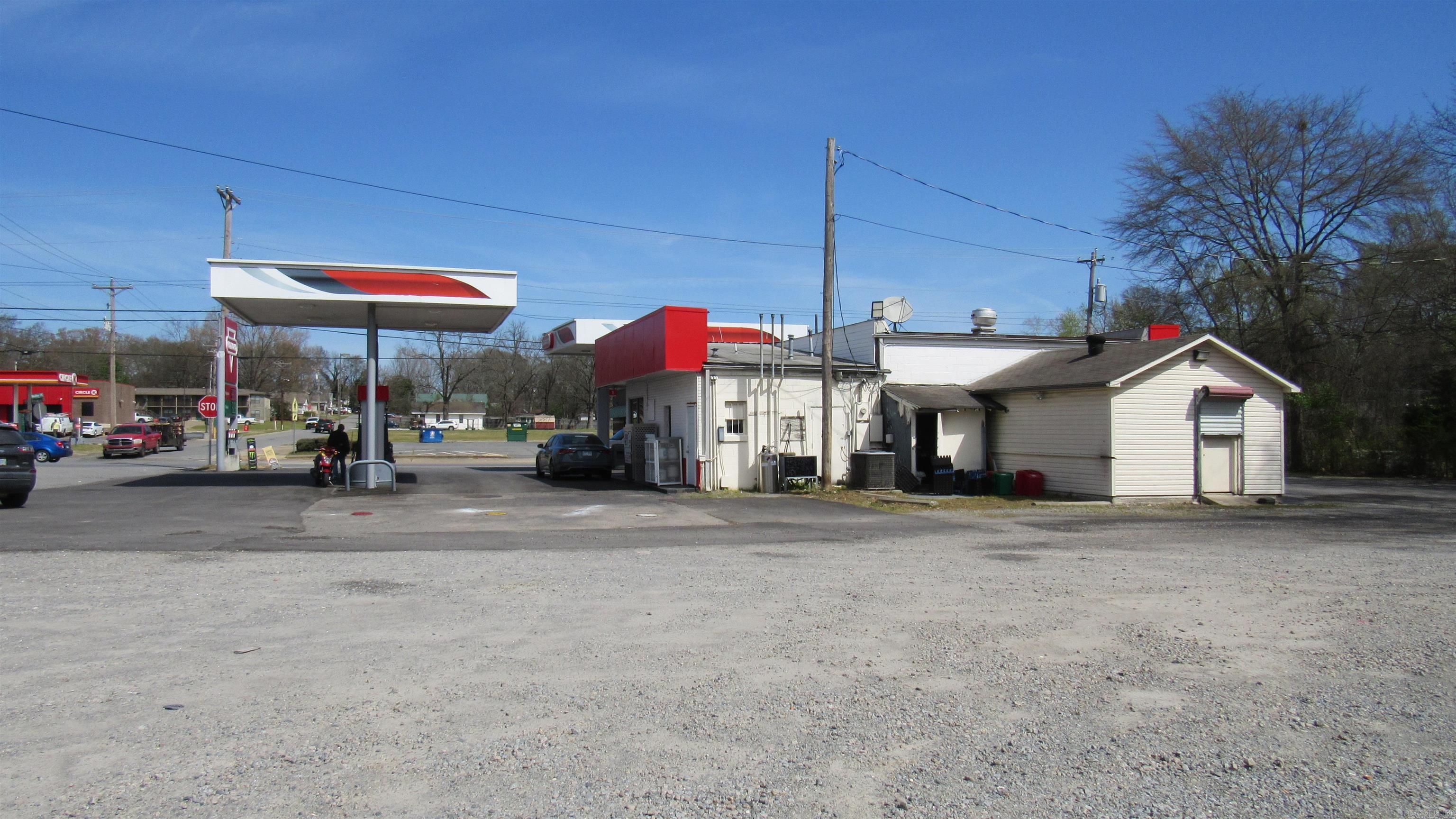 901 Edison Street Property Photo 11