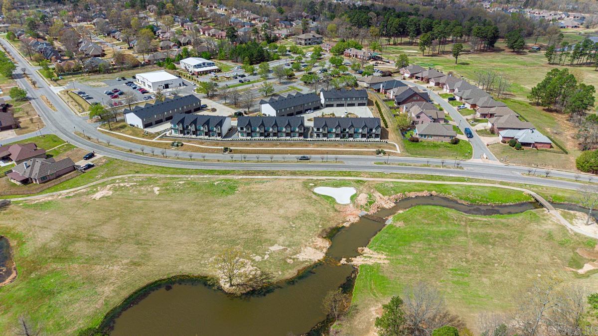 225 Country Club Parkway Property Photo 4