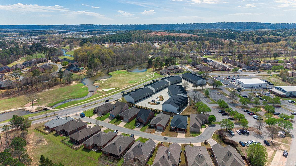 225 Country Club Parkway Property Photo 8