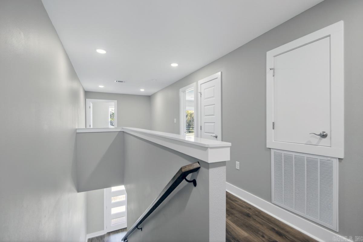 225 Country Club Parkway Property Photo 33
