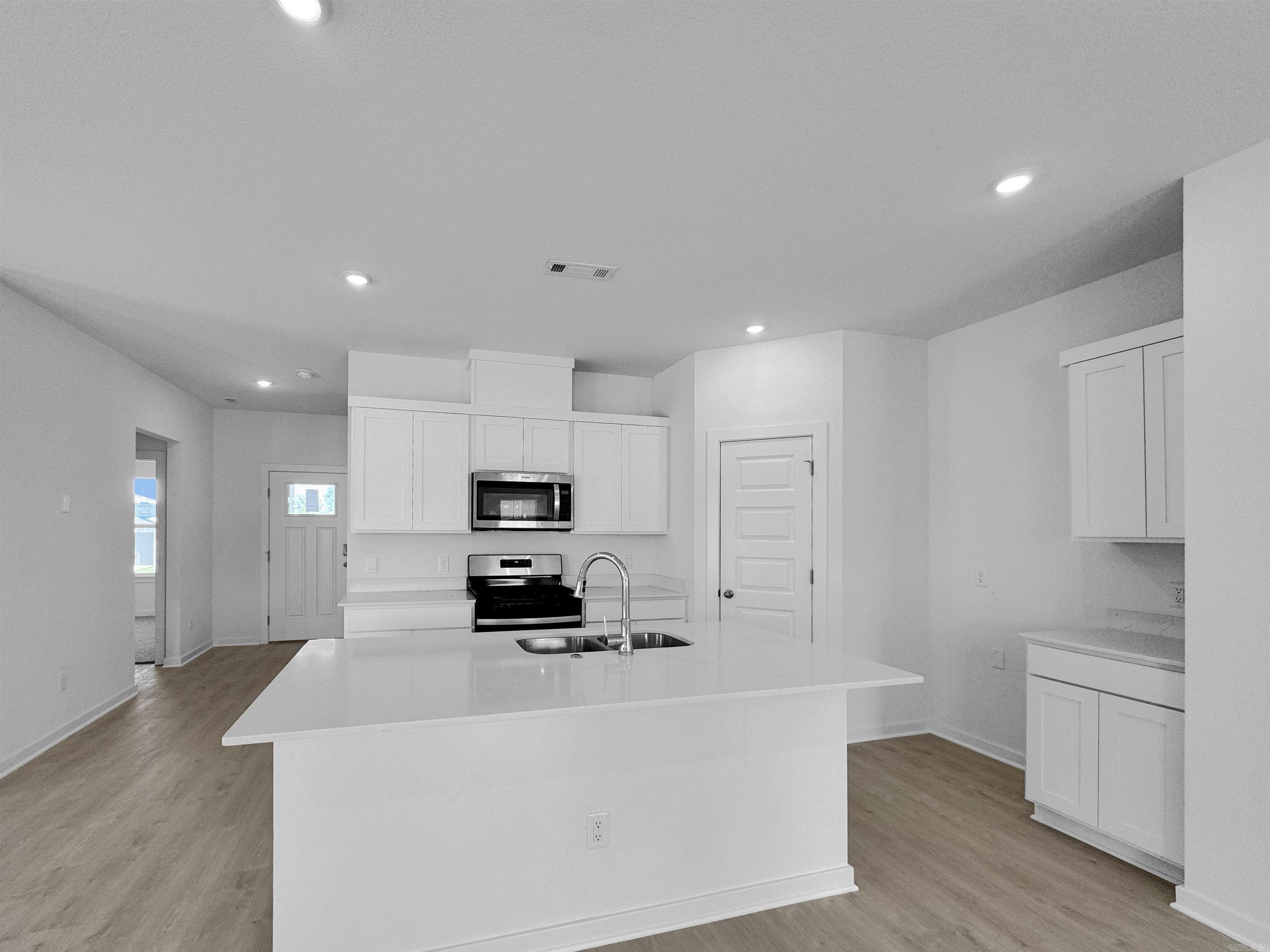 48 Wolfsbridge Loop Property Photo 2