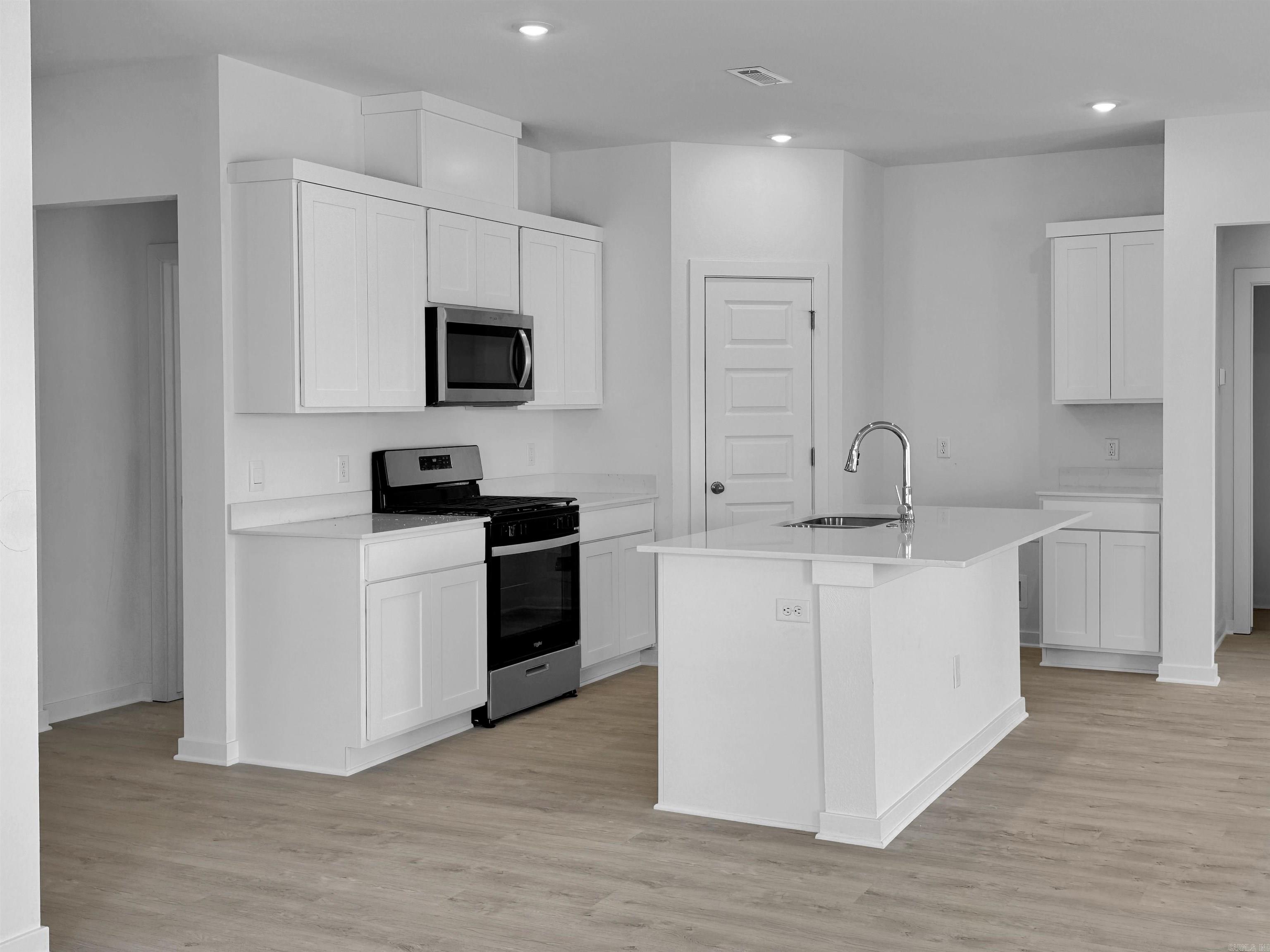48 Wolfsbridge Loop Property Photo 4