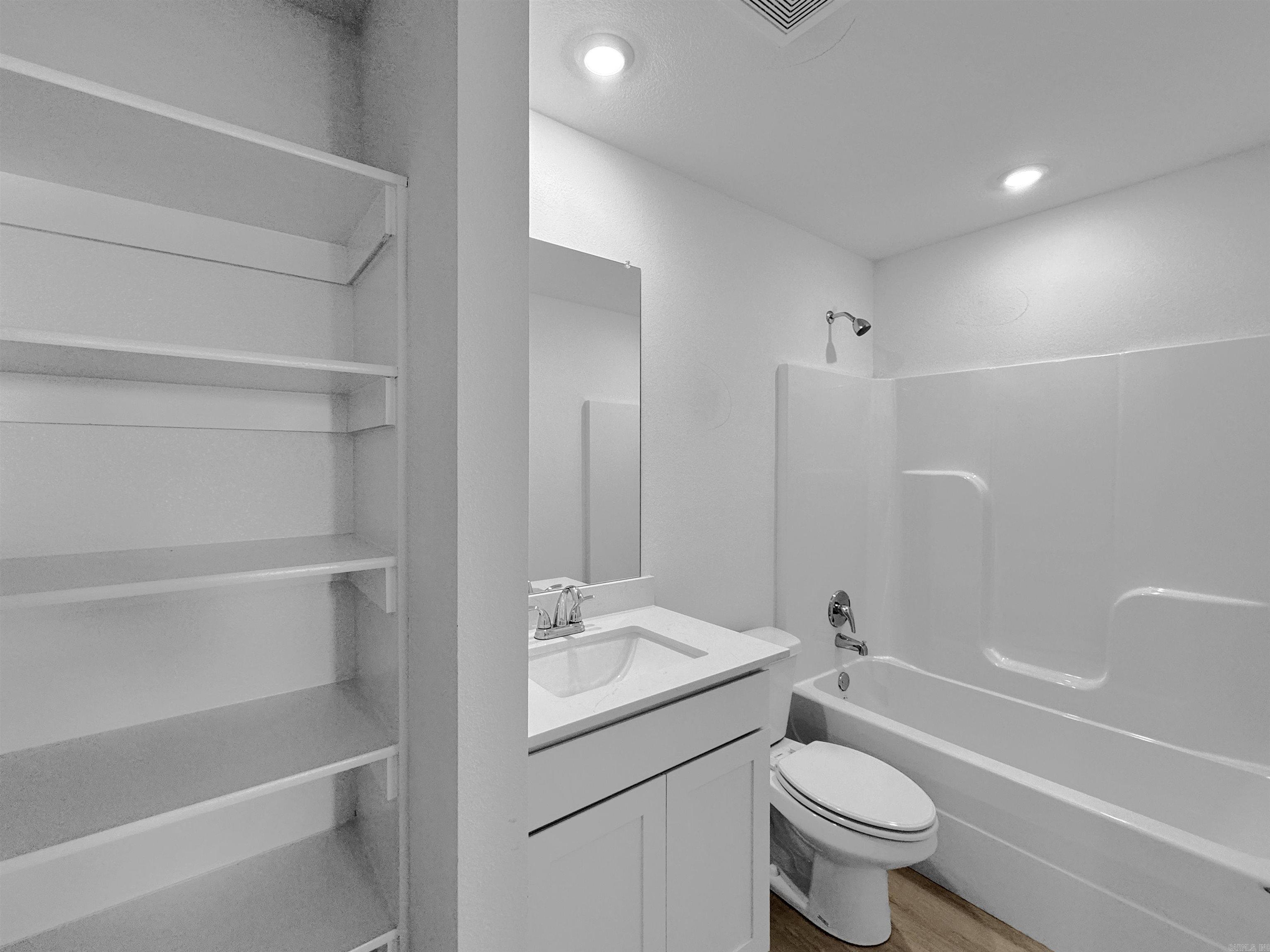 48 Wolfsbridge Loop Property Photo 9