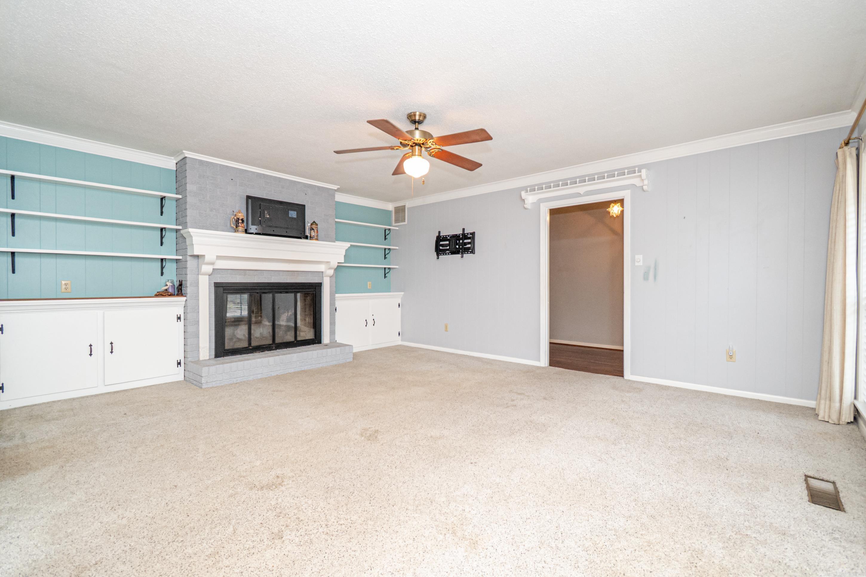 1616 W Oak St Property Photo 14