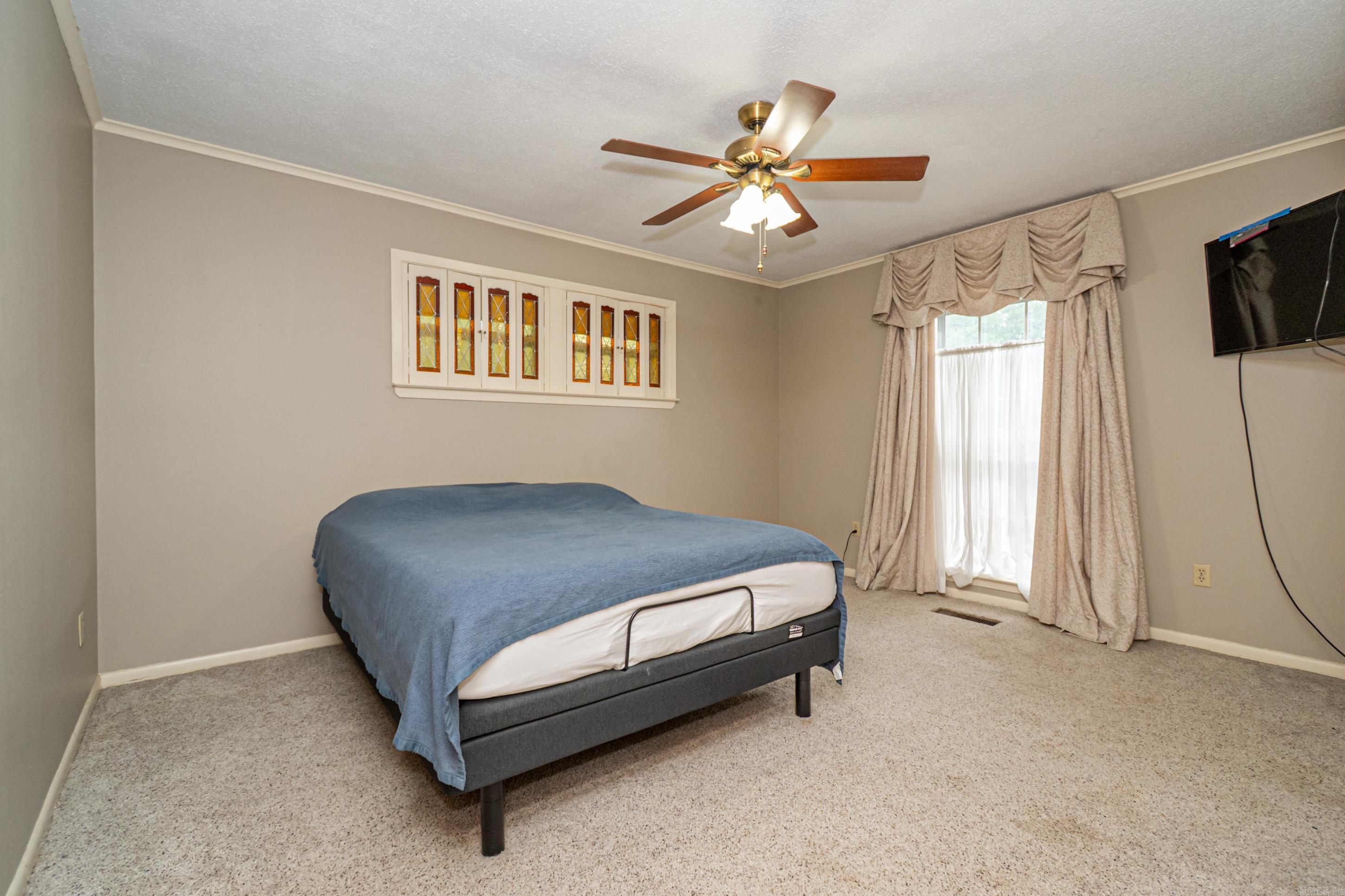 1616 W Oak St Property Photo 20