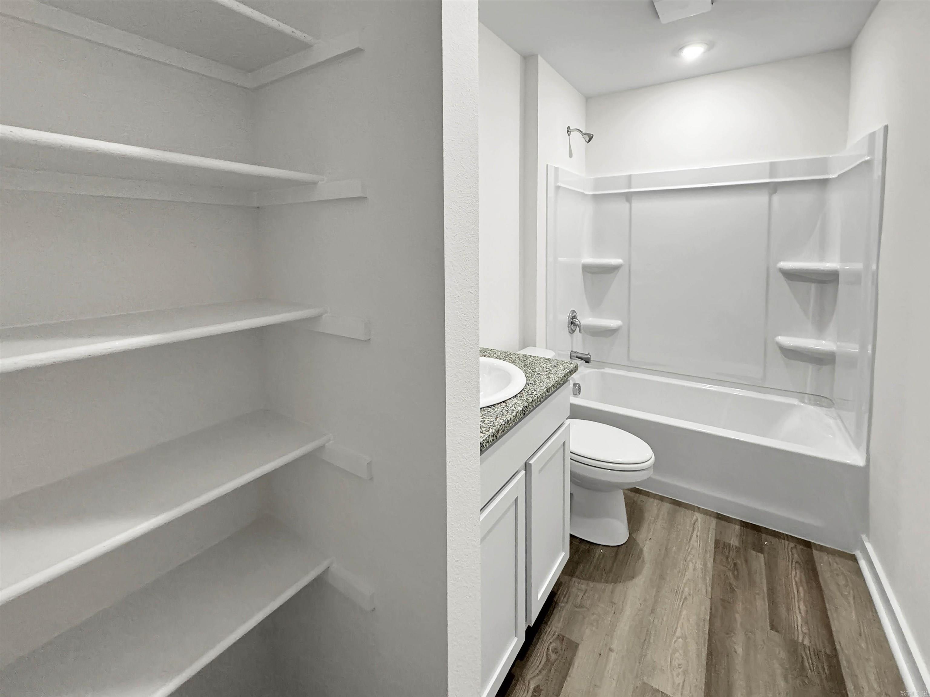 50 Wolfsbridge Loop Property Photo 8