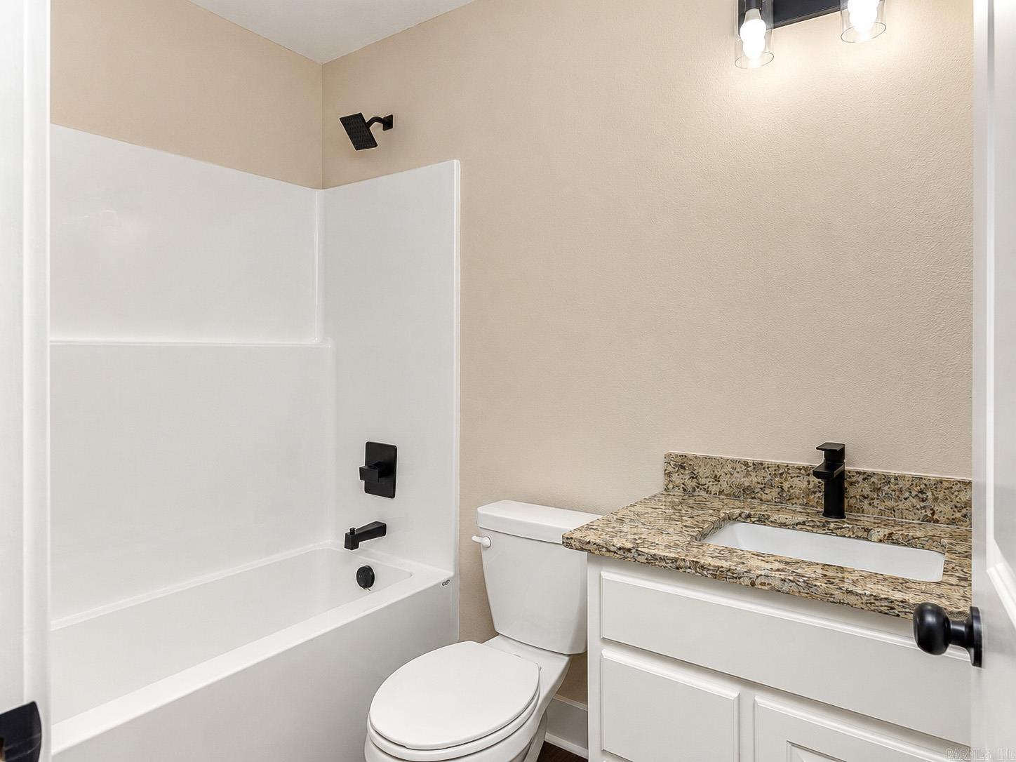 2710 S Belair Property Photo 9