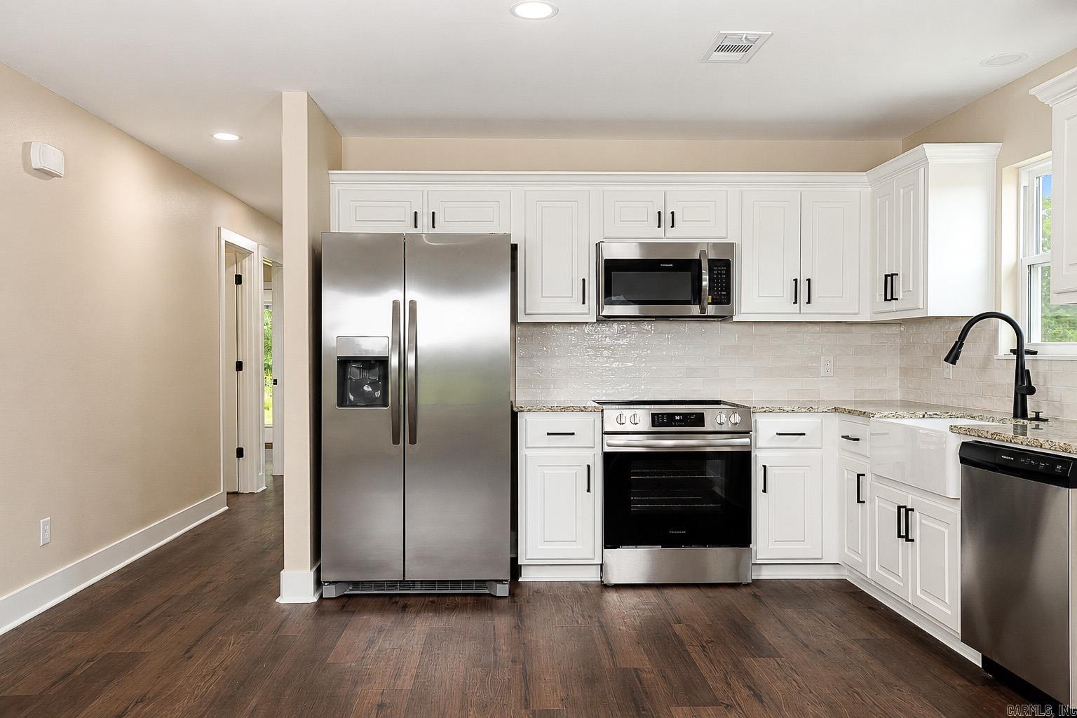 2702 S Belair Property Photo 6