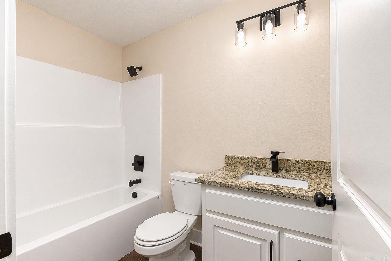 2702 S Belair Property Photo 9