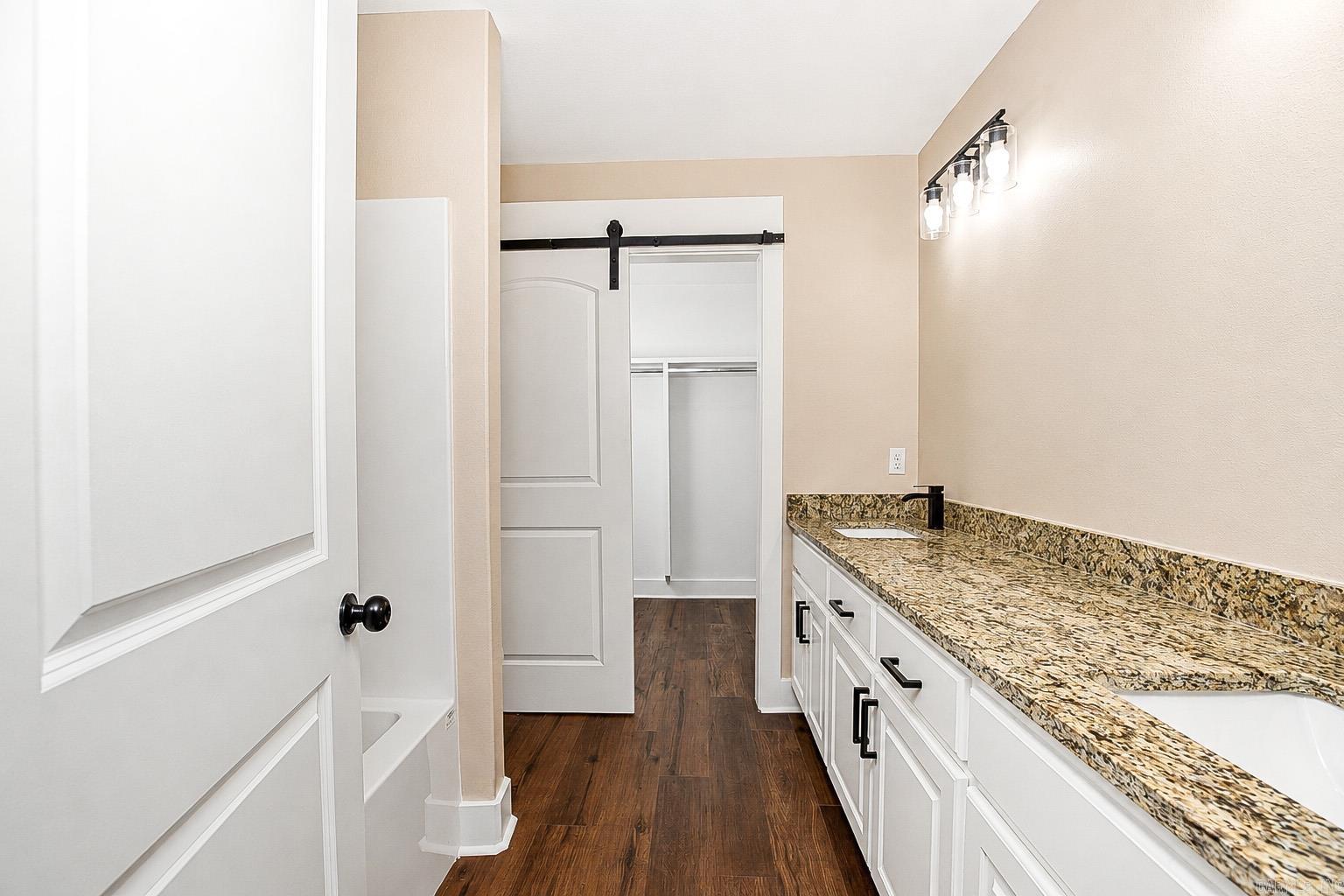 2702 S Belair Property Photo 13
