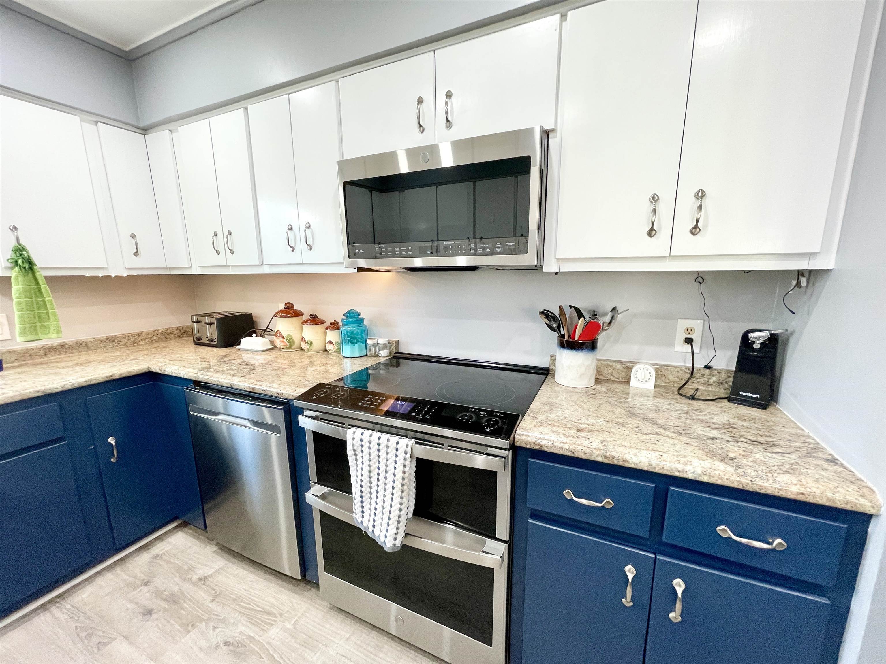 304 Parliament Drive Property Photo 14