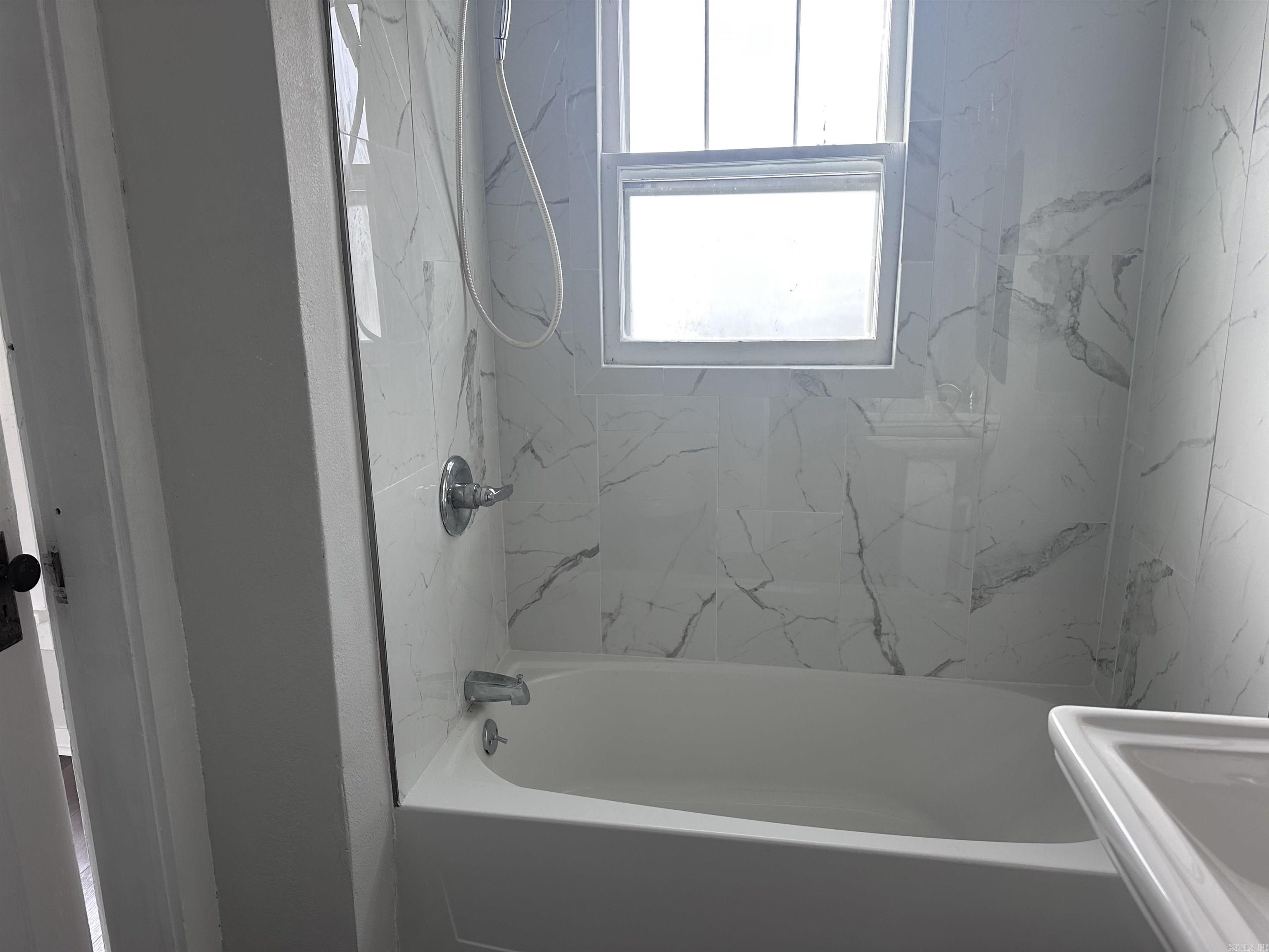 706 W Main Property Photo 12