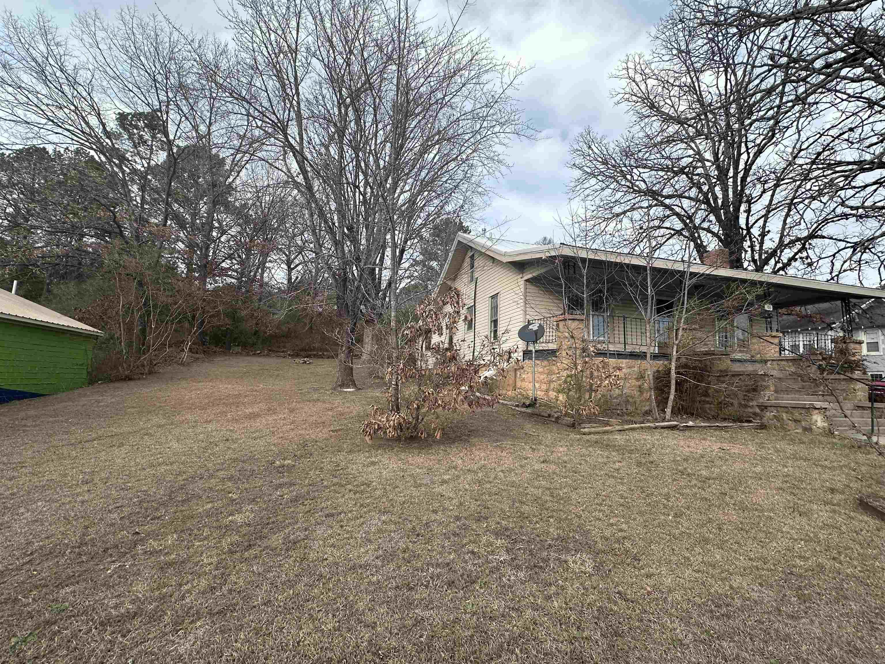 706 W Main Property Photo 17
