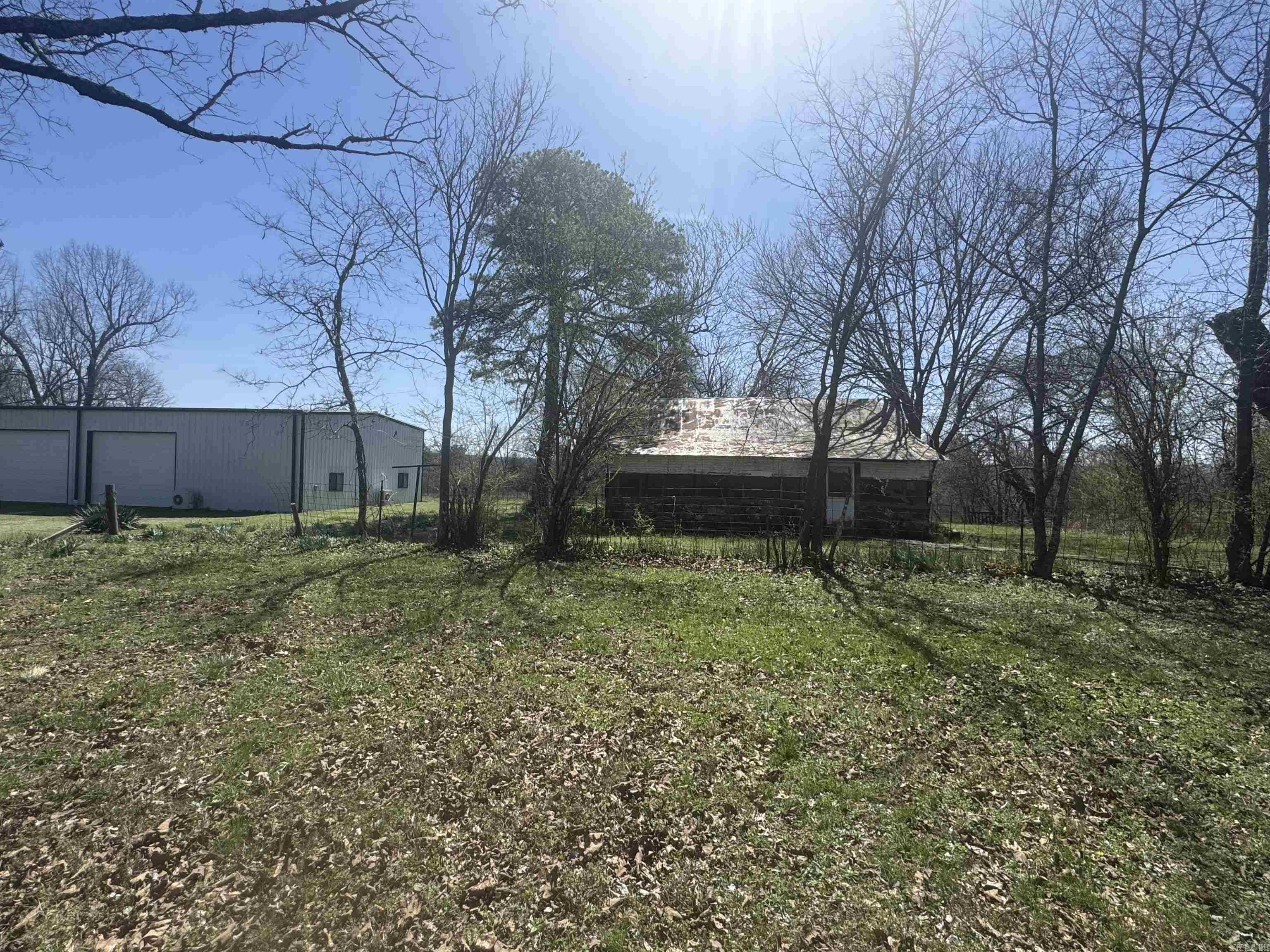 86 Center Circle Property Photo 4