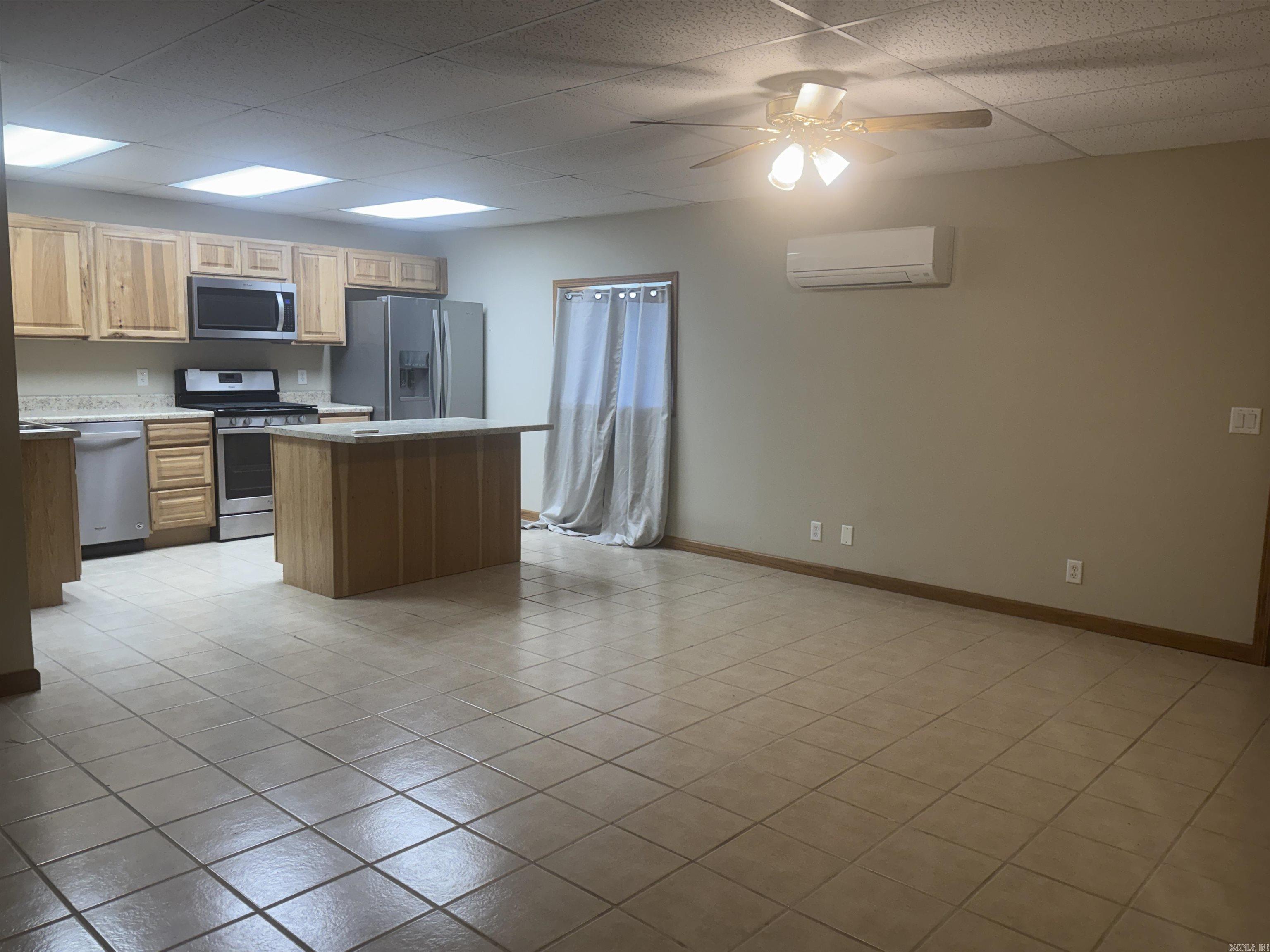 86 Center Circle Property Photo 10
