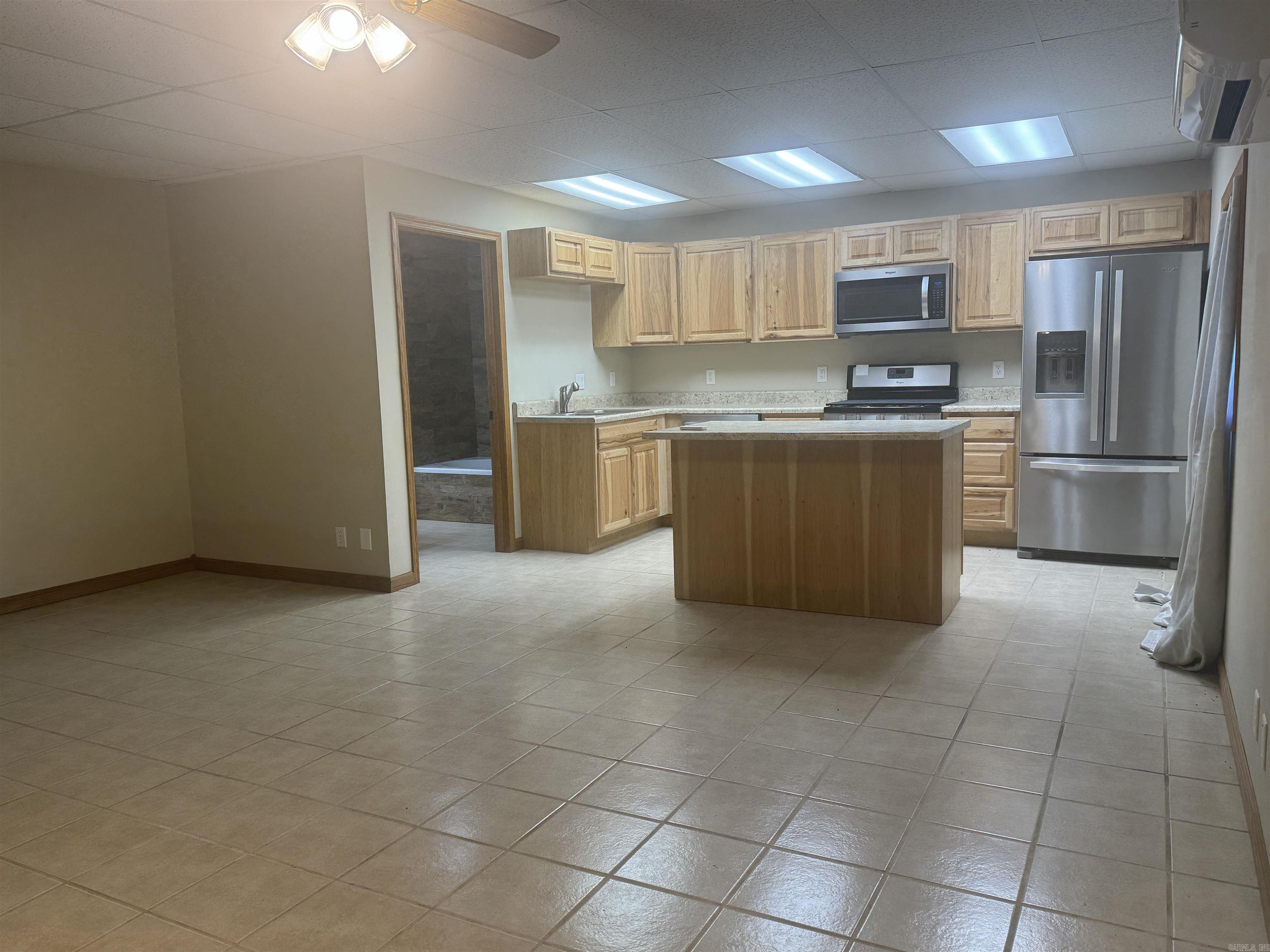 86 Center Circle Property Photo 11
