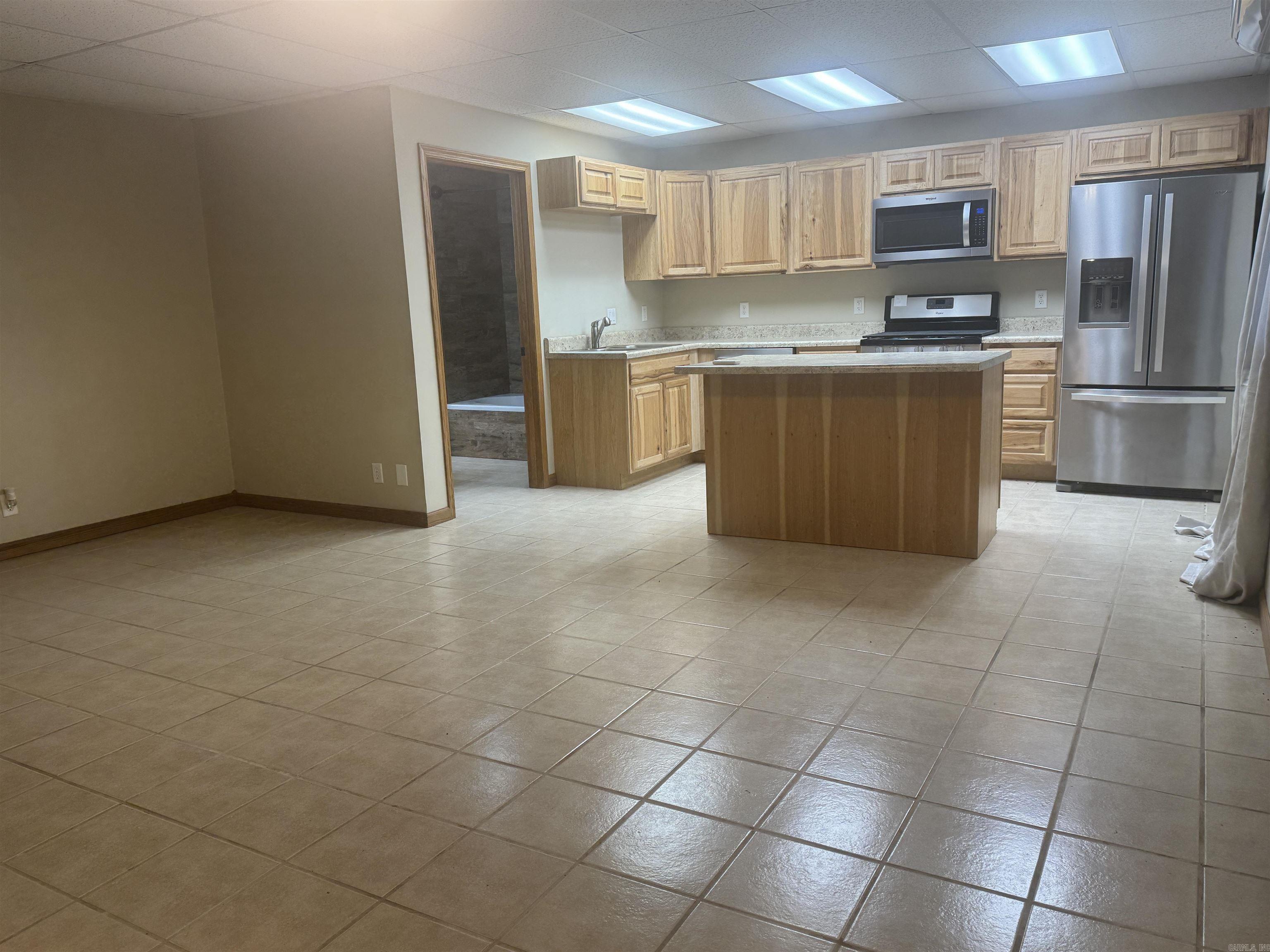 86 Center Circle Property Photo 12