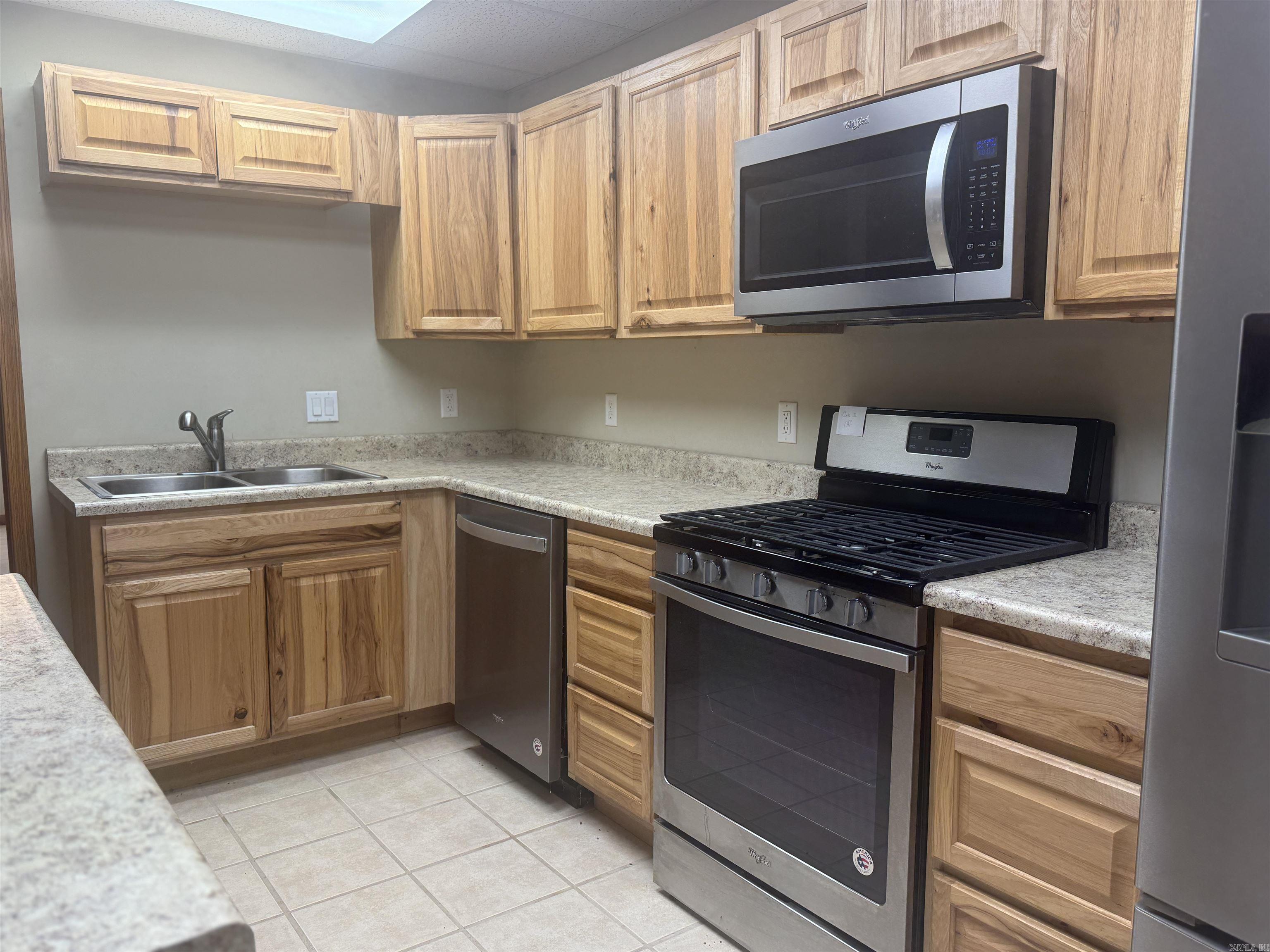 86 Center Circle Property Photo 13