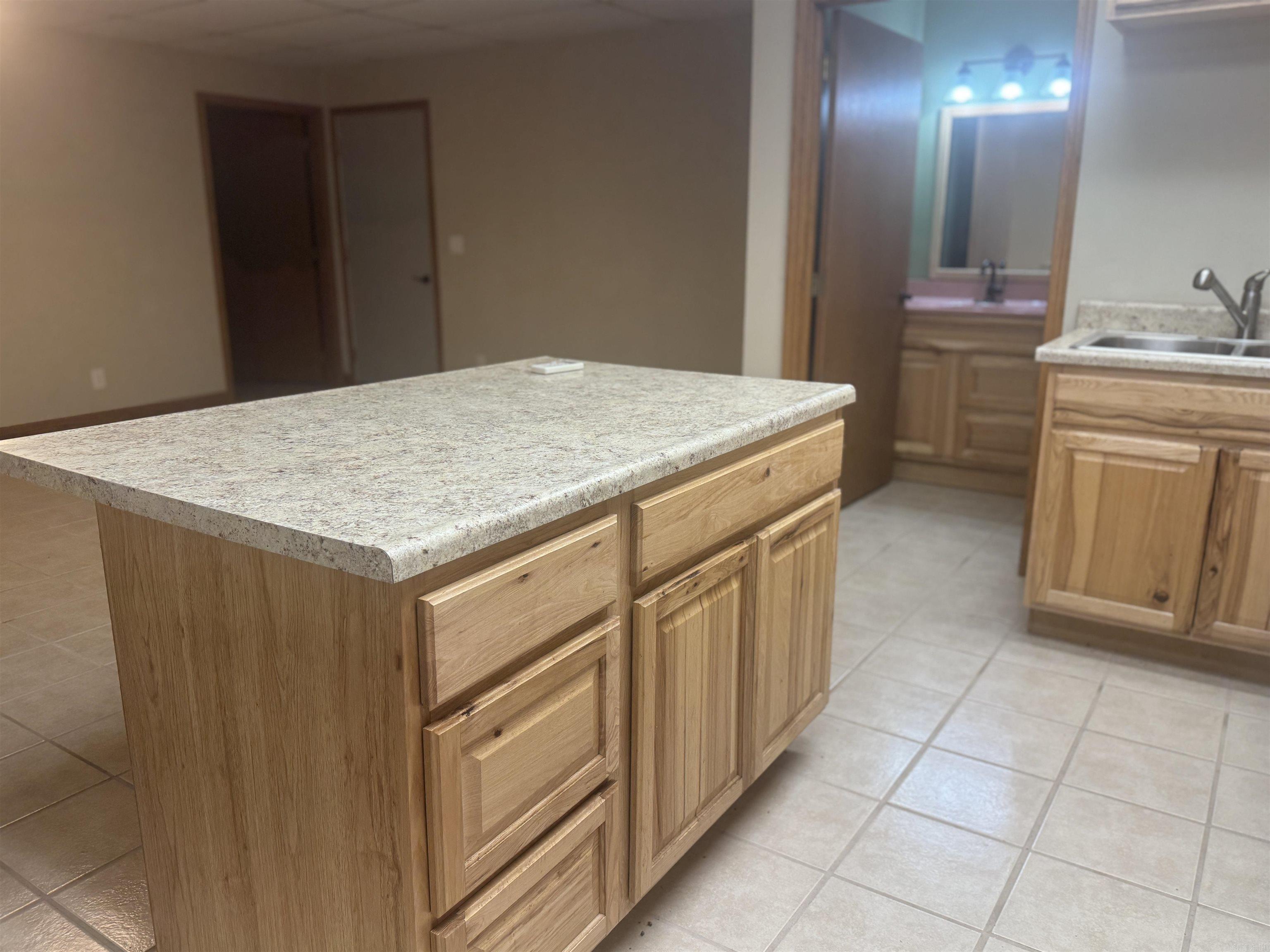 86 Center Circle Property Photo 14