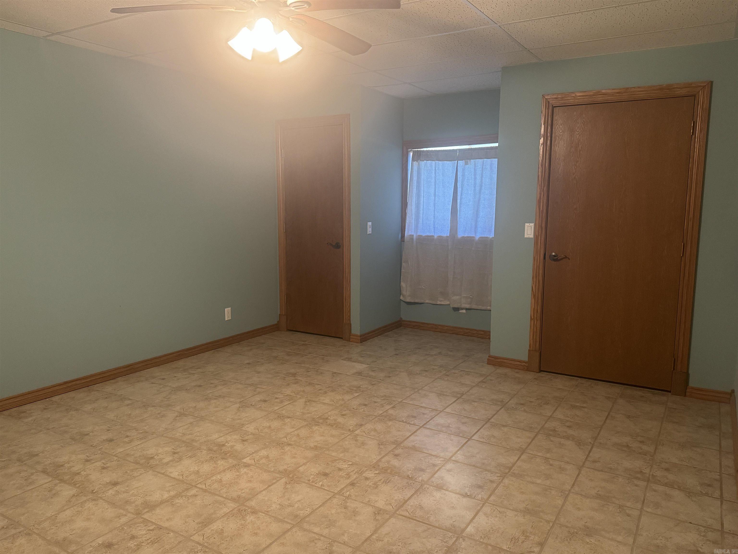 86 Center Circle Property Photo 16