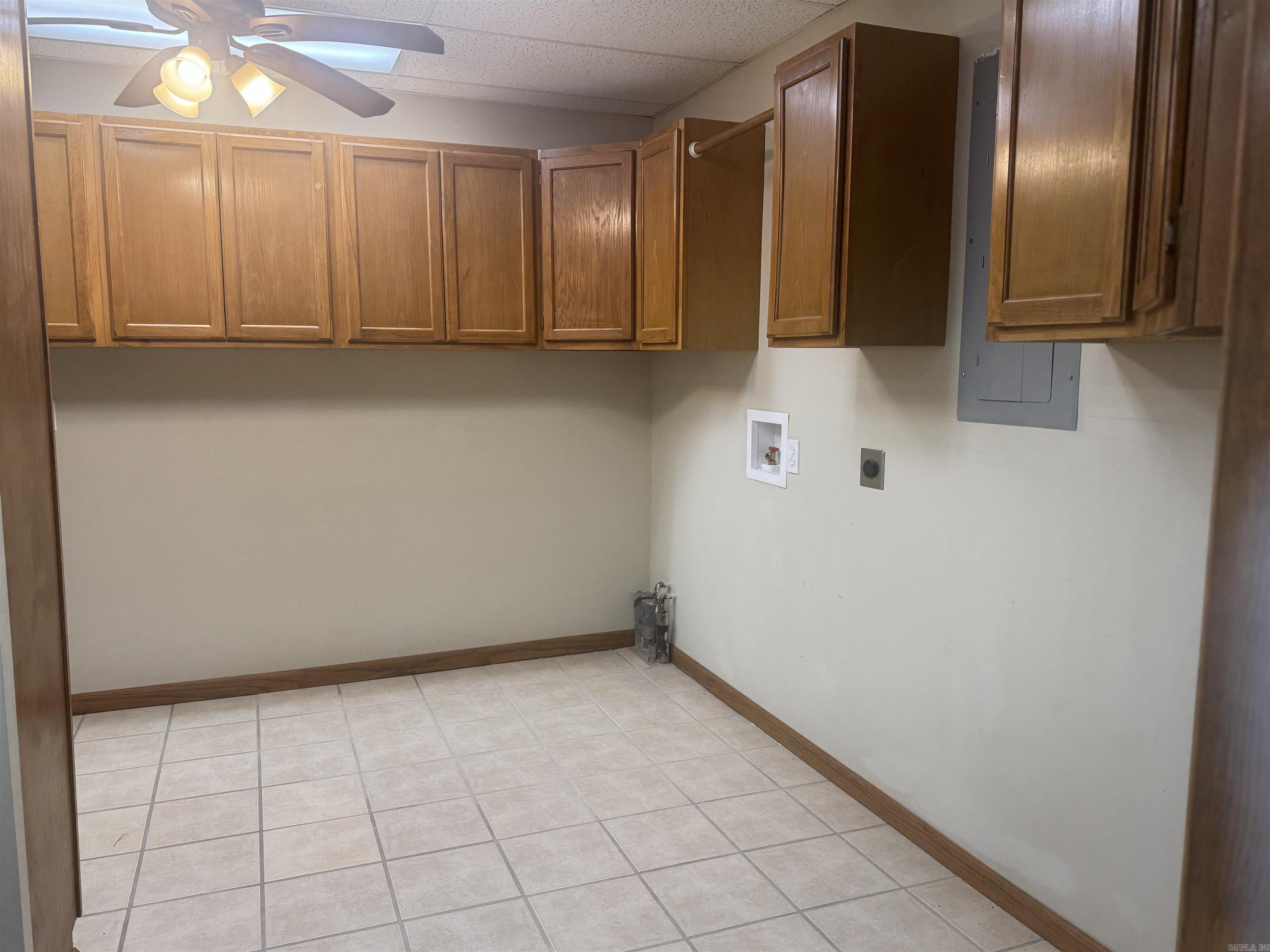 86 Center Circle Property Photo 20