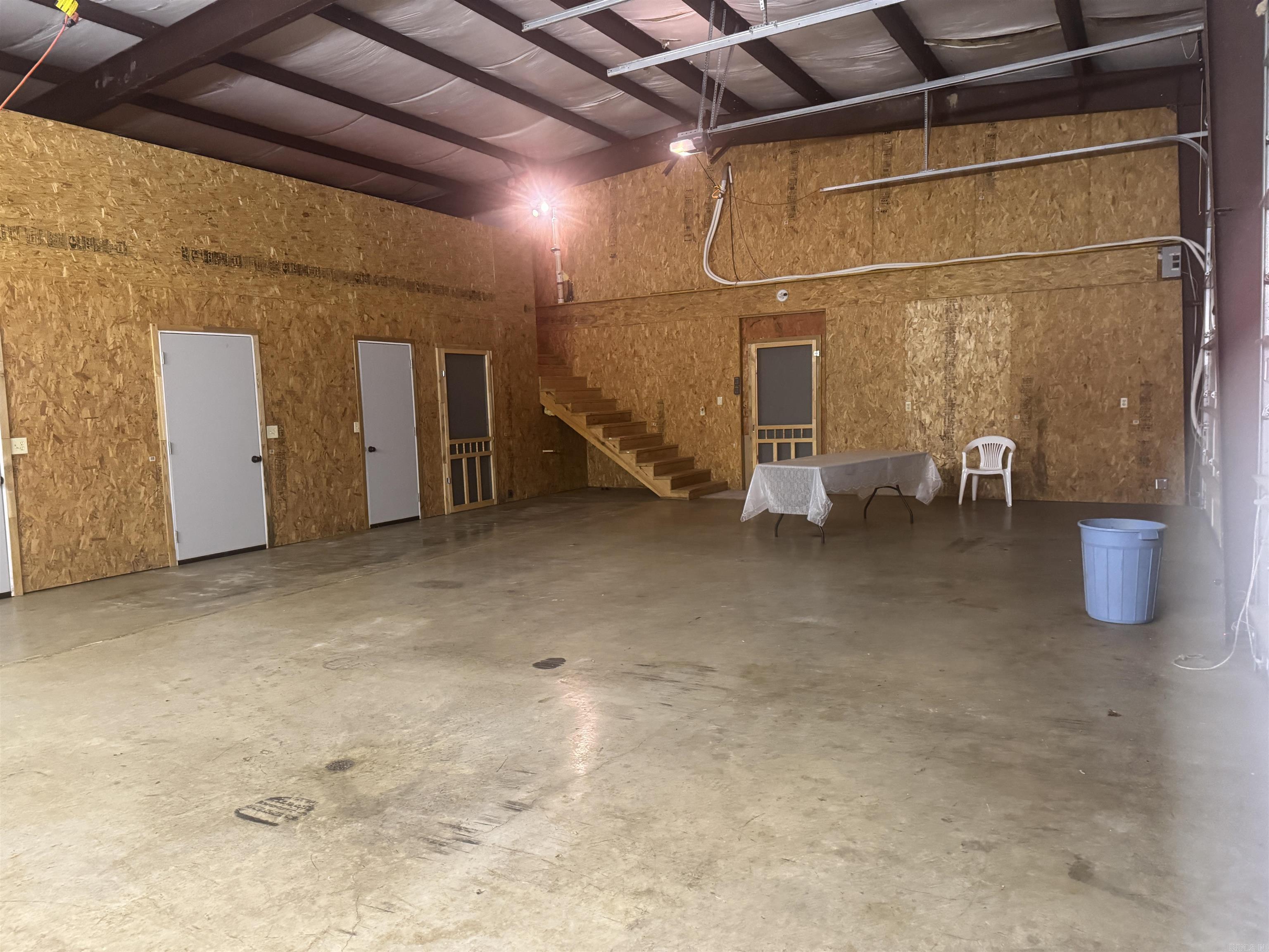 86 Center Circle Property Photo 27