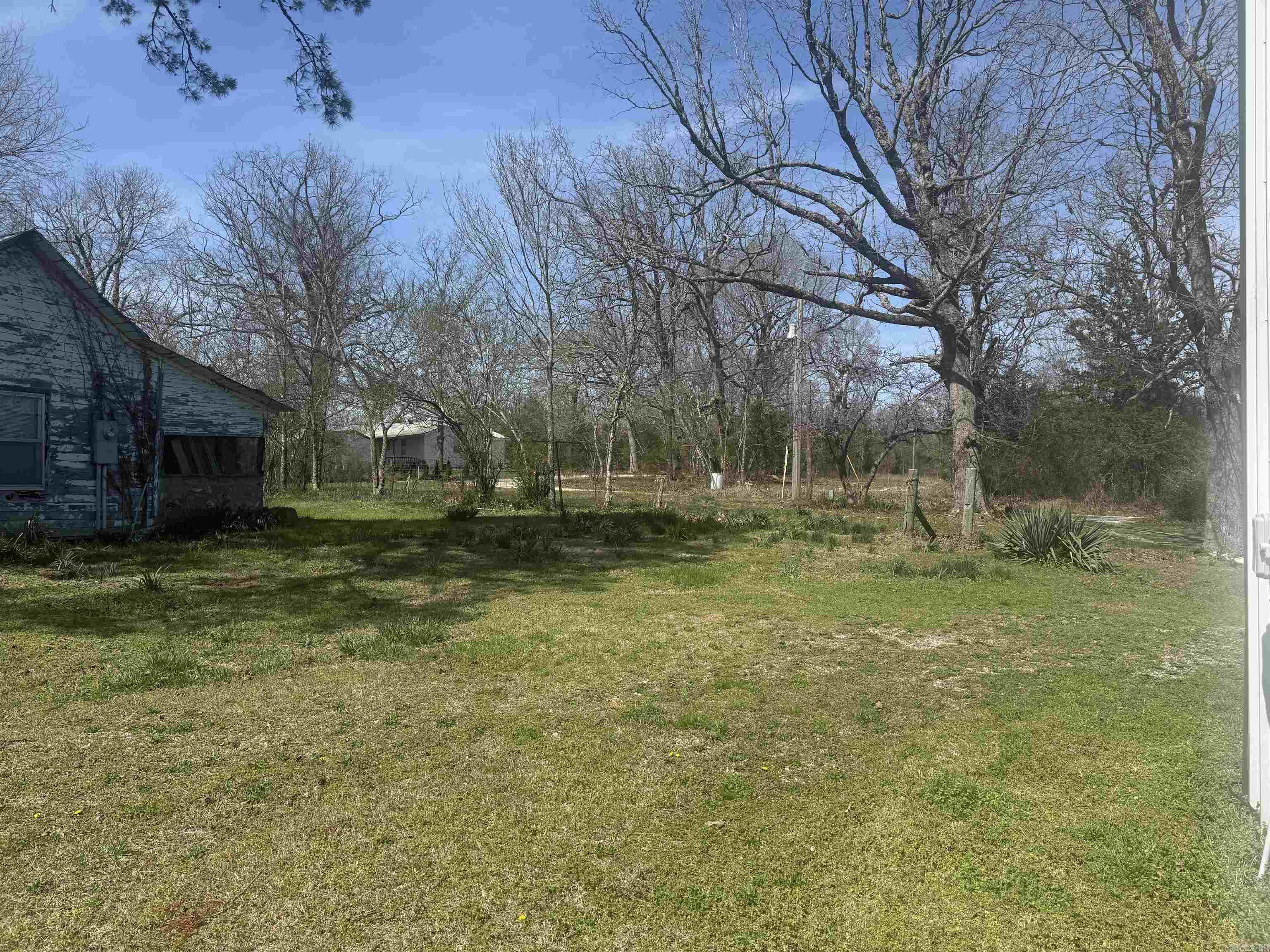 86 Center Circle Property Photo 38