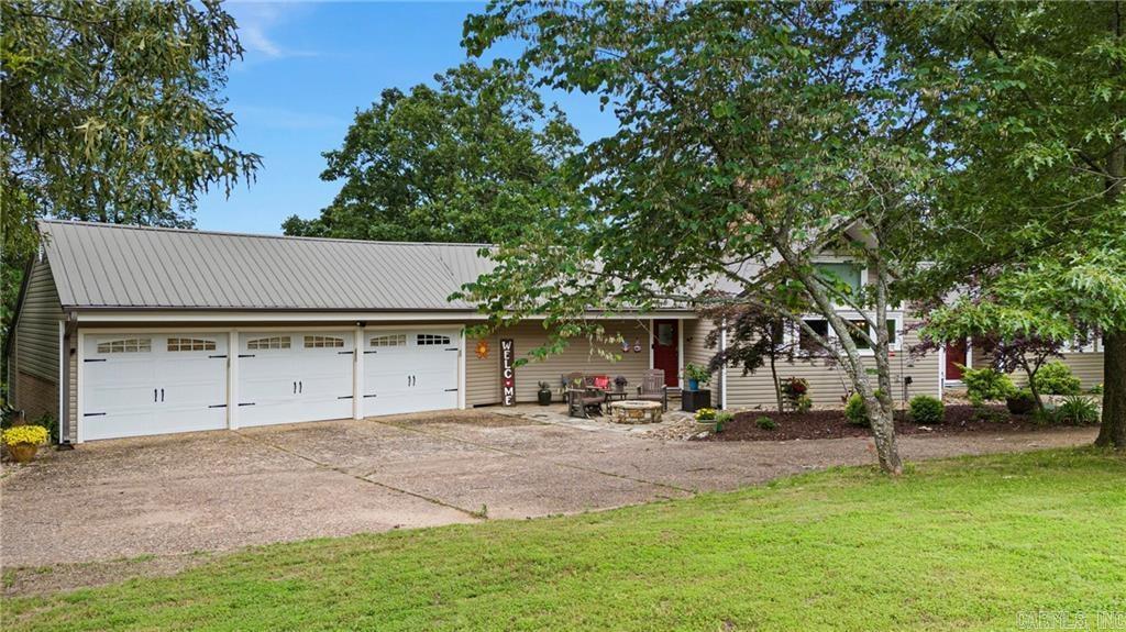 210 Hilltop Drive Property Photo 4