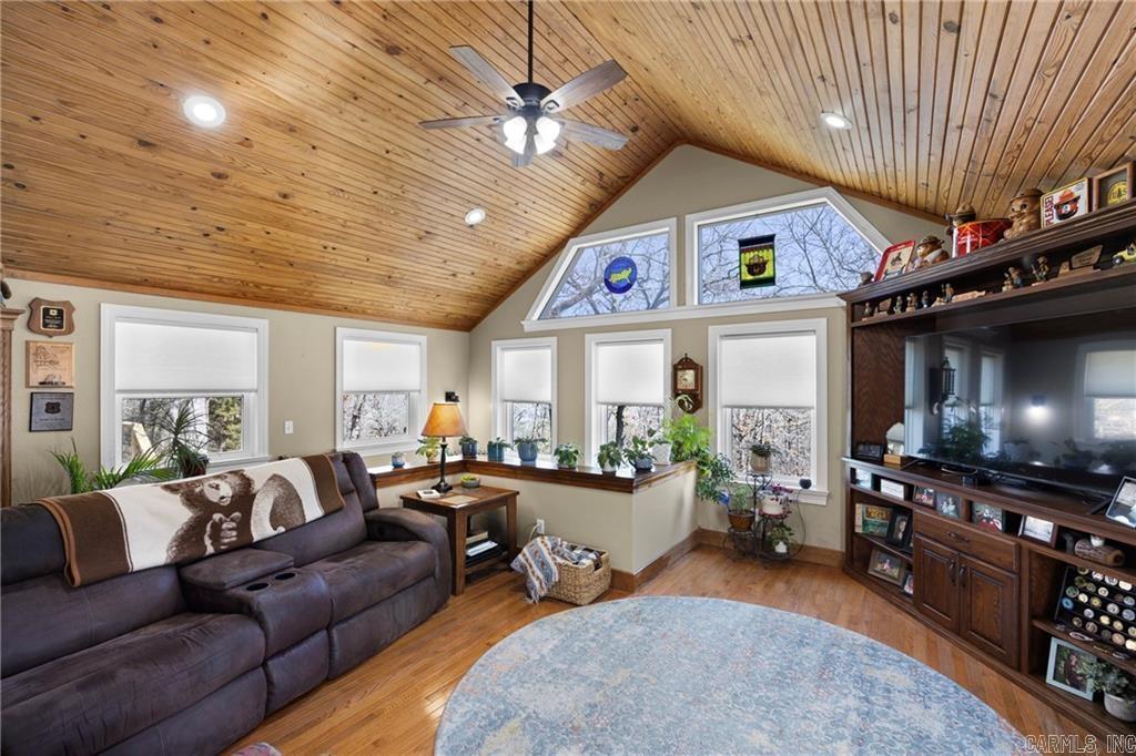 210 Hilltop Drive Property Photo 16