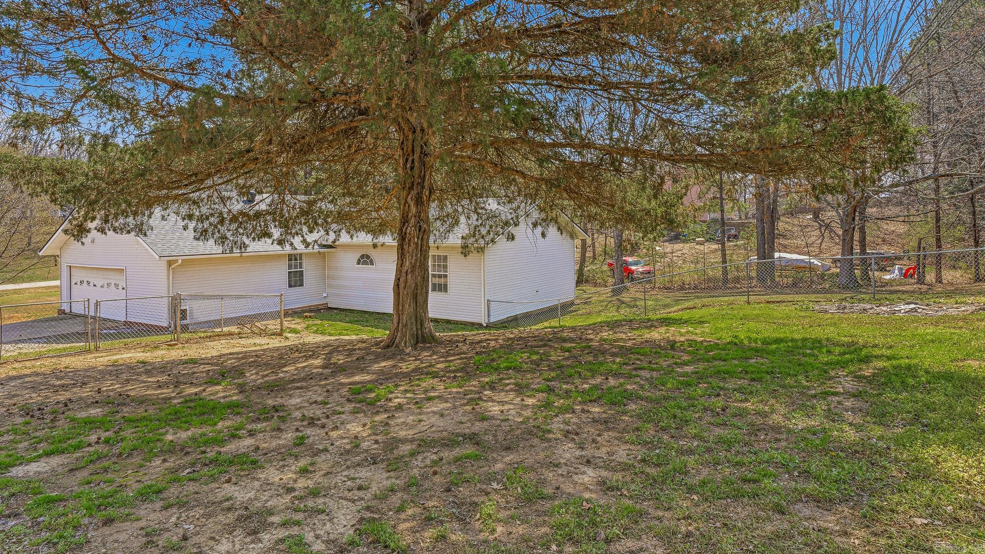 1006 Roselee Property Photo 5
