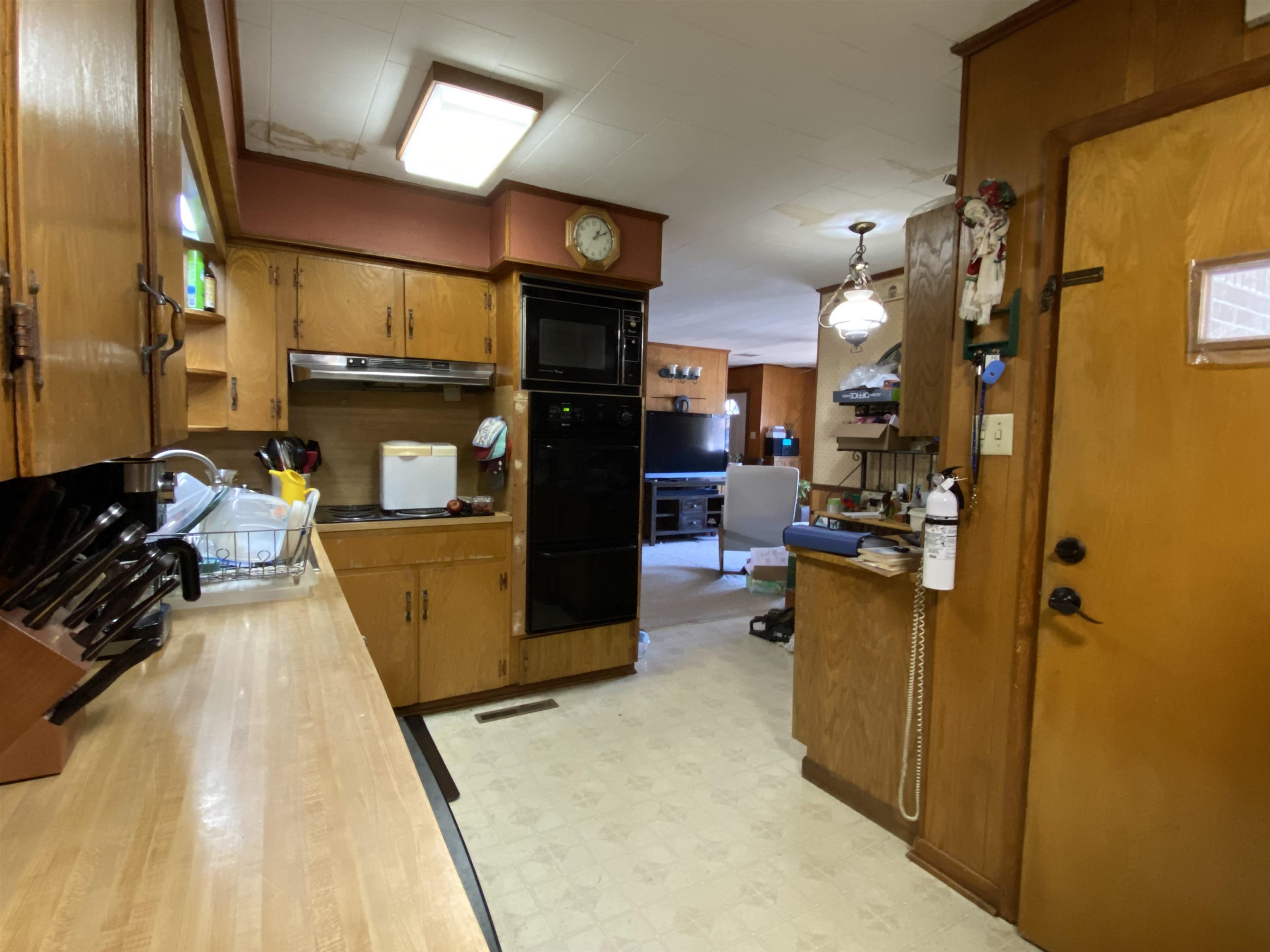401 E Gum Property Photo 3