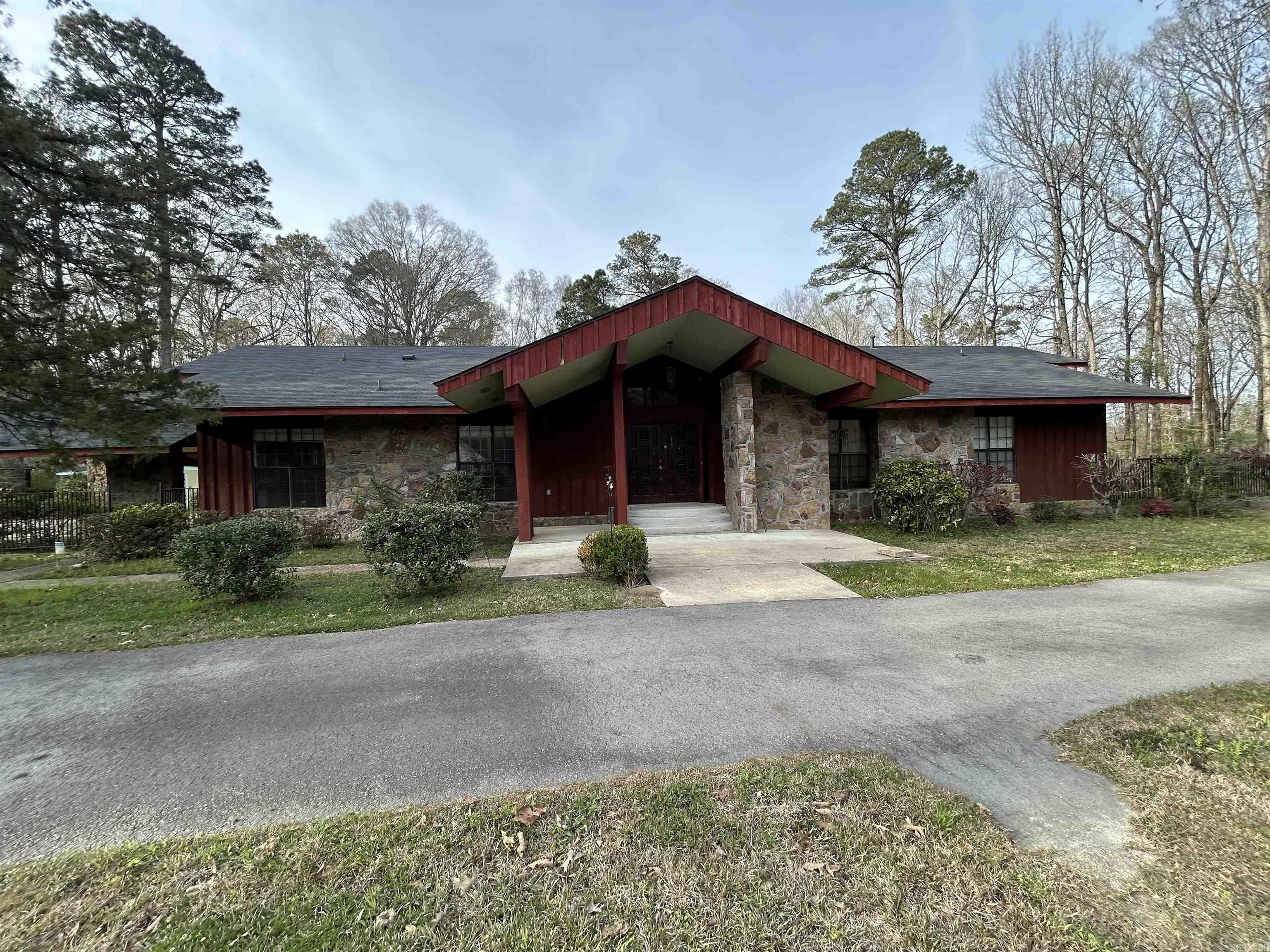 309 Ritchwood Drive Property Photo 1