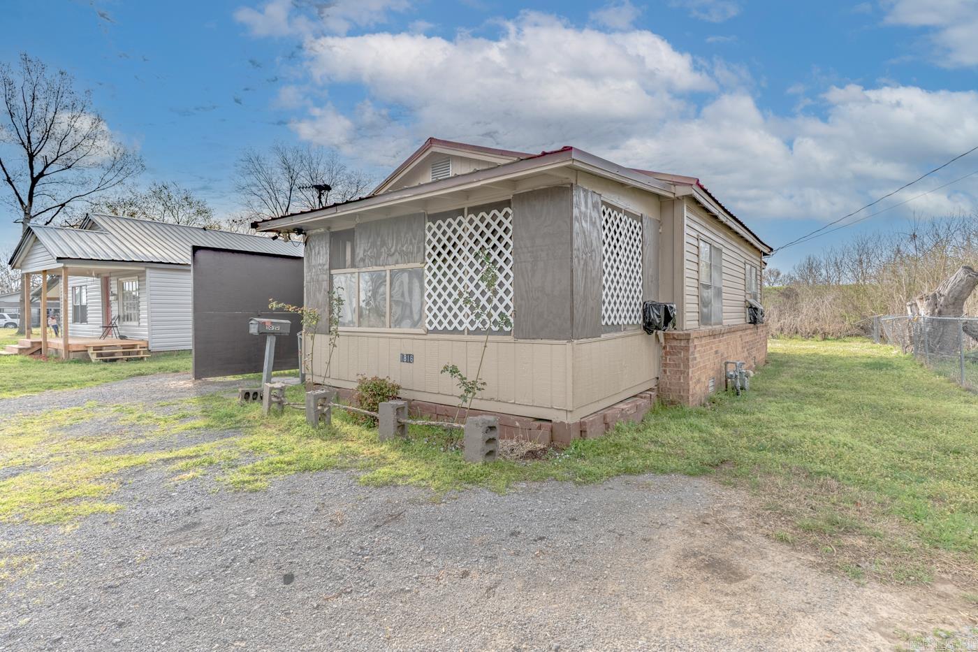 1816 Eubanks Street Property Photo 2