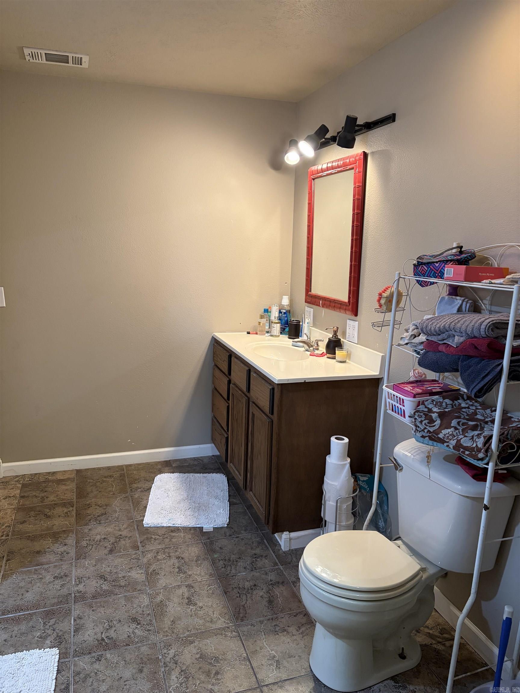314 N Cedar St Property Photo 17
