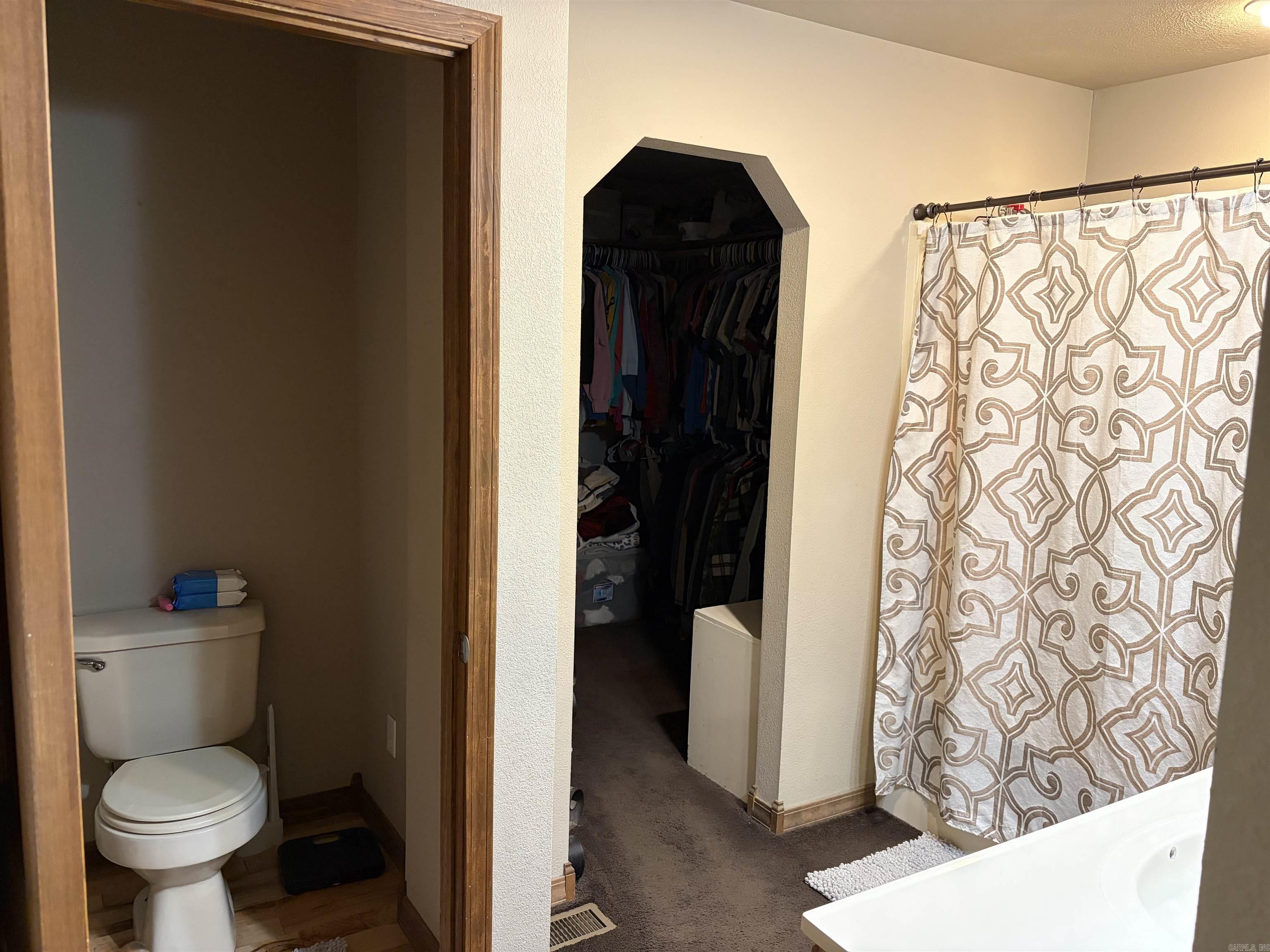 314 N Cedar St Property Photo 23