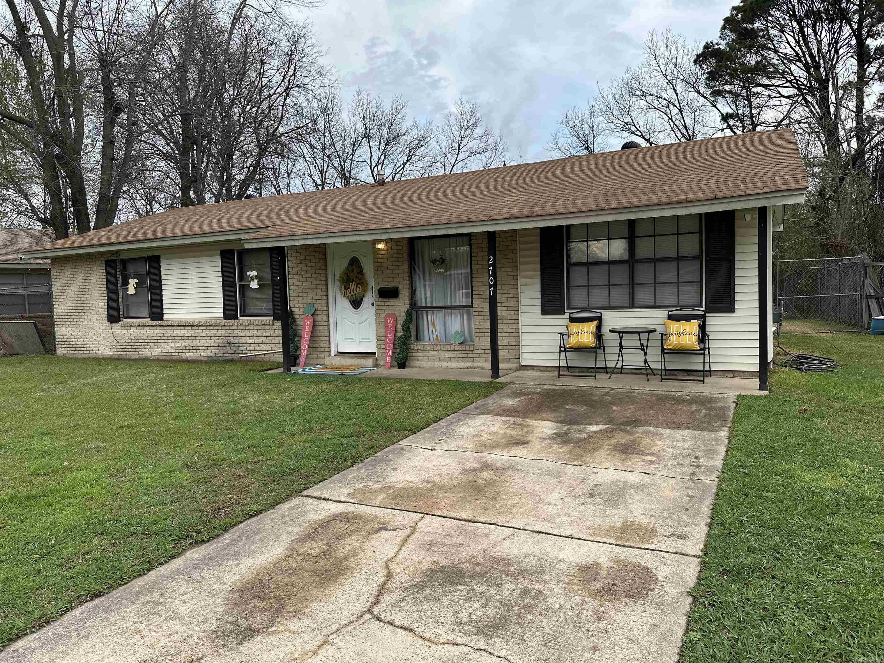 2707 Colonial Avenue Property Photo 2