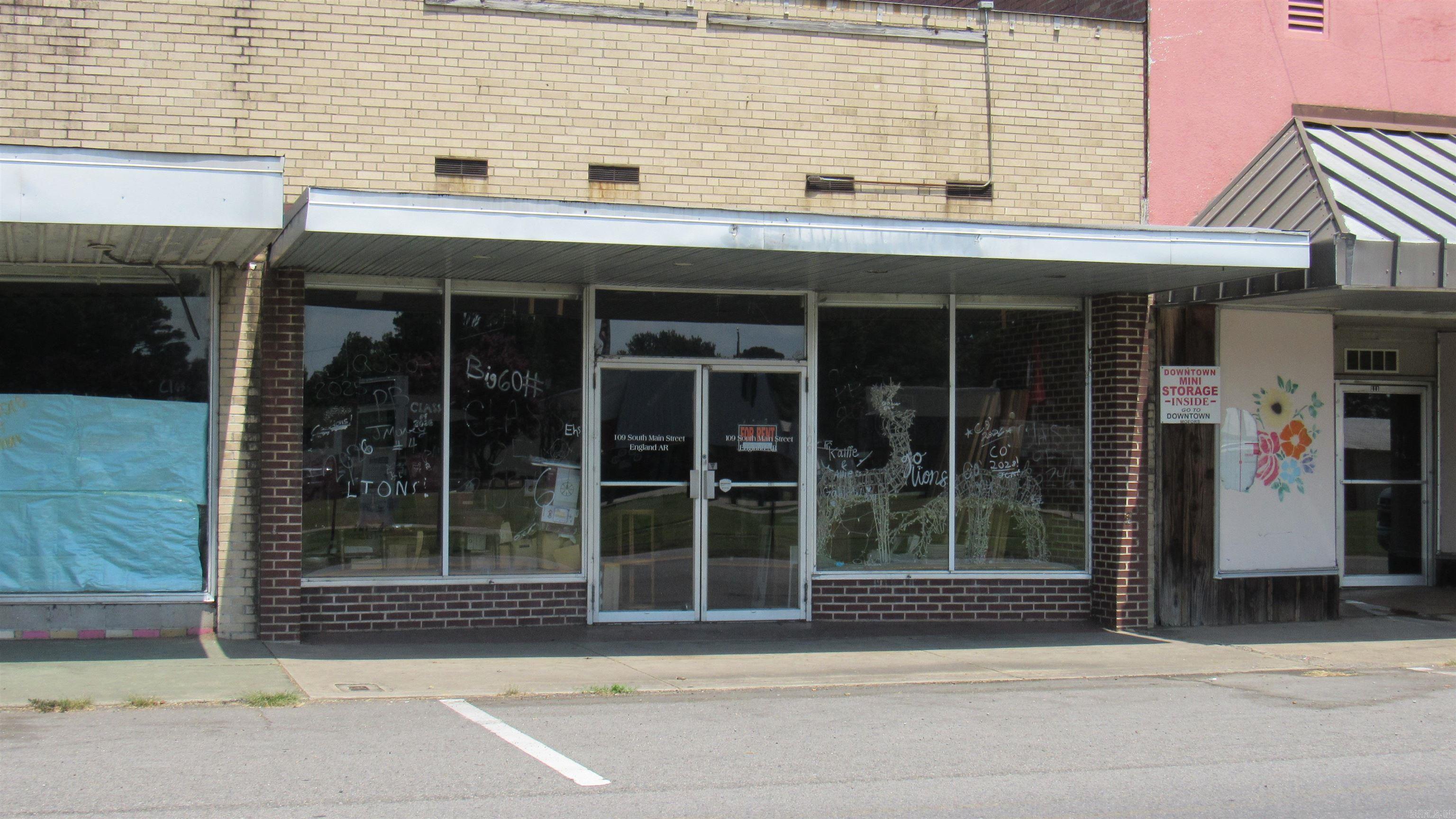 109 S Main Street Property Photo 1