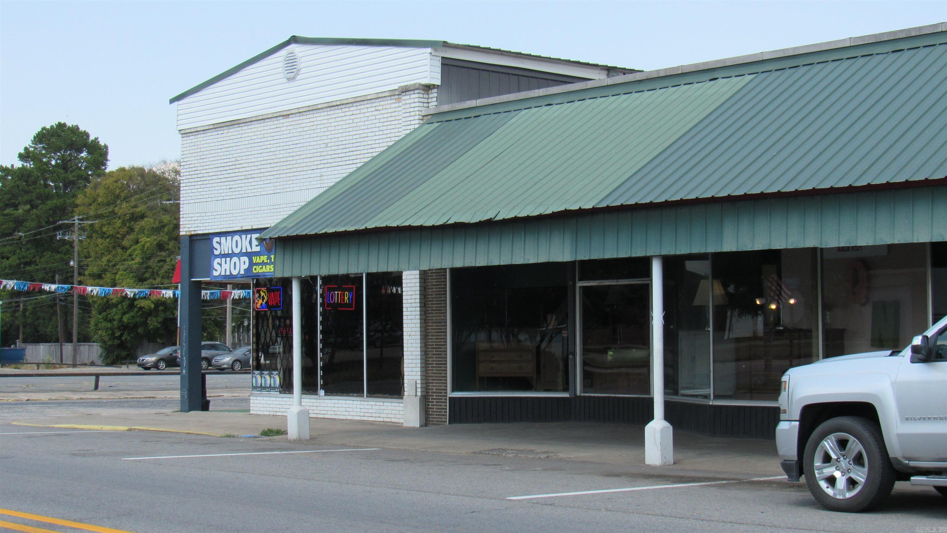 109 S Main Street Property Photo 8