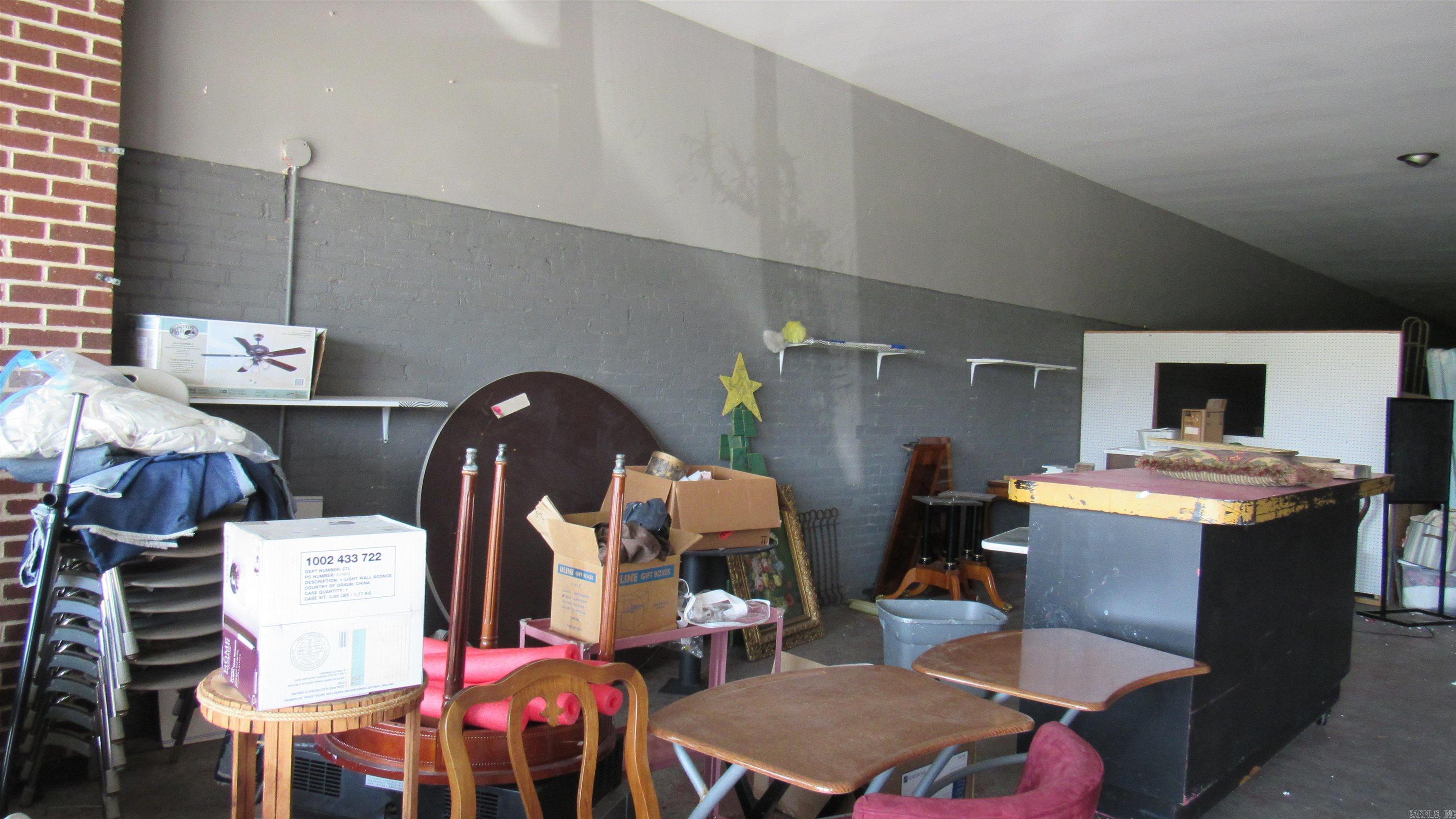 109 S Main Street Property Photo 10