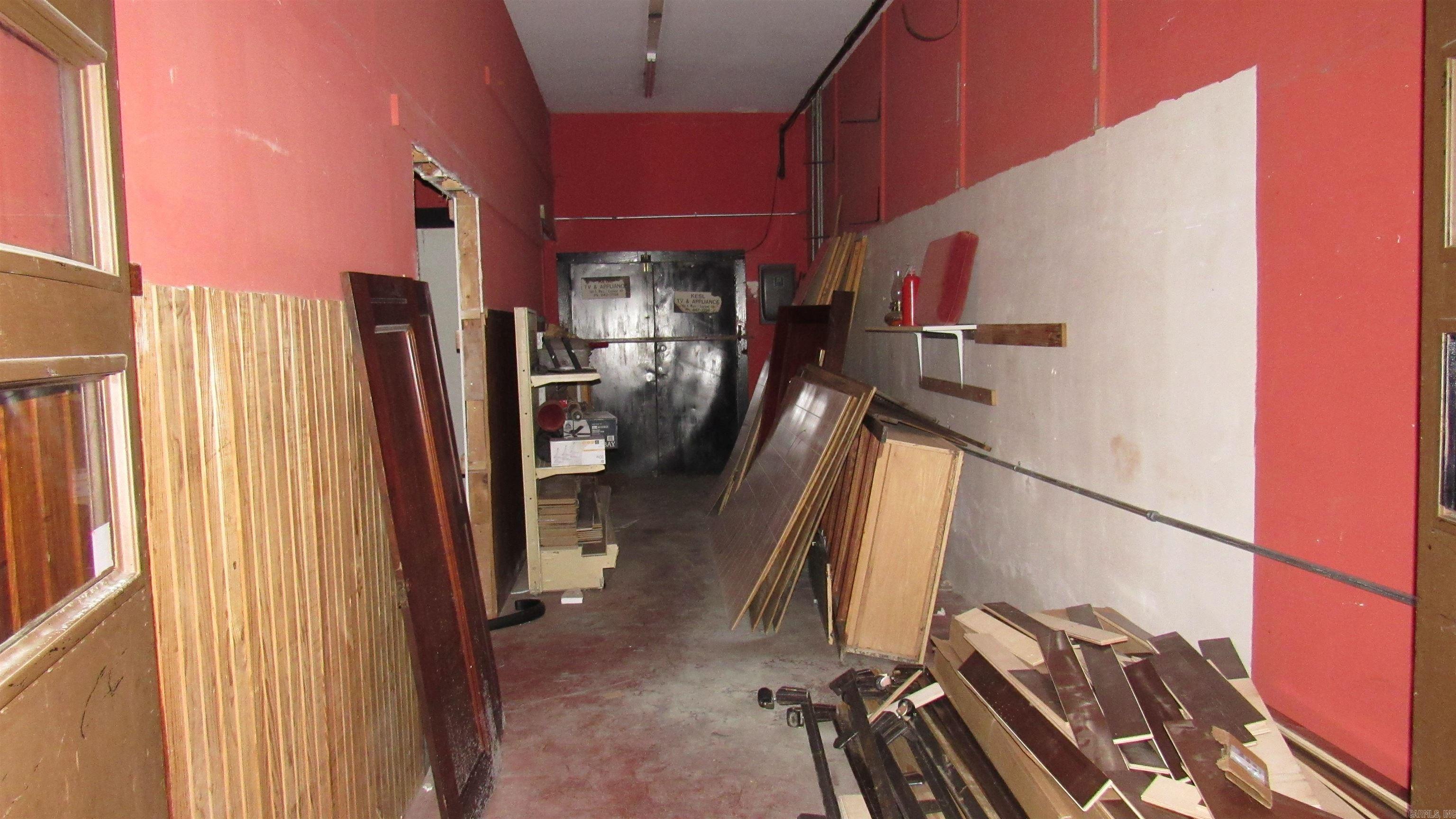 109 S Main Street Property Photo 18