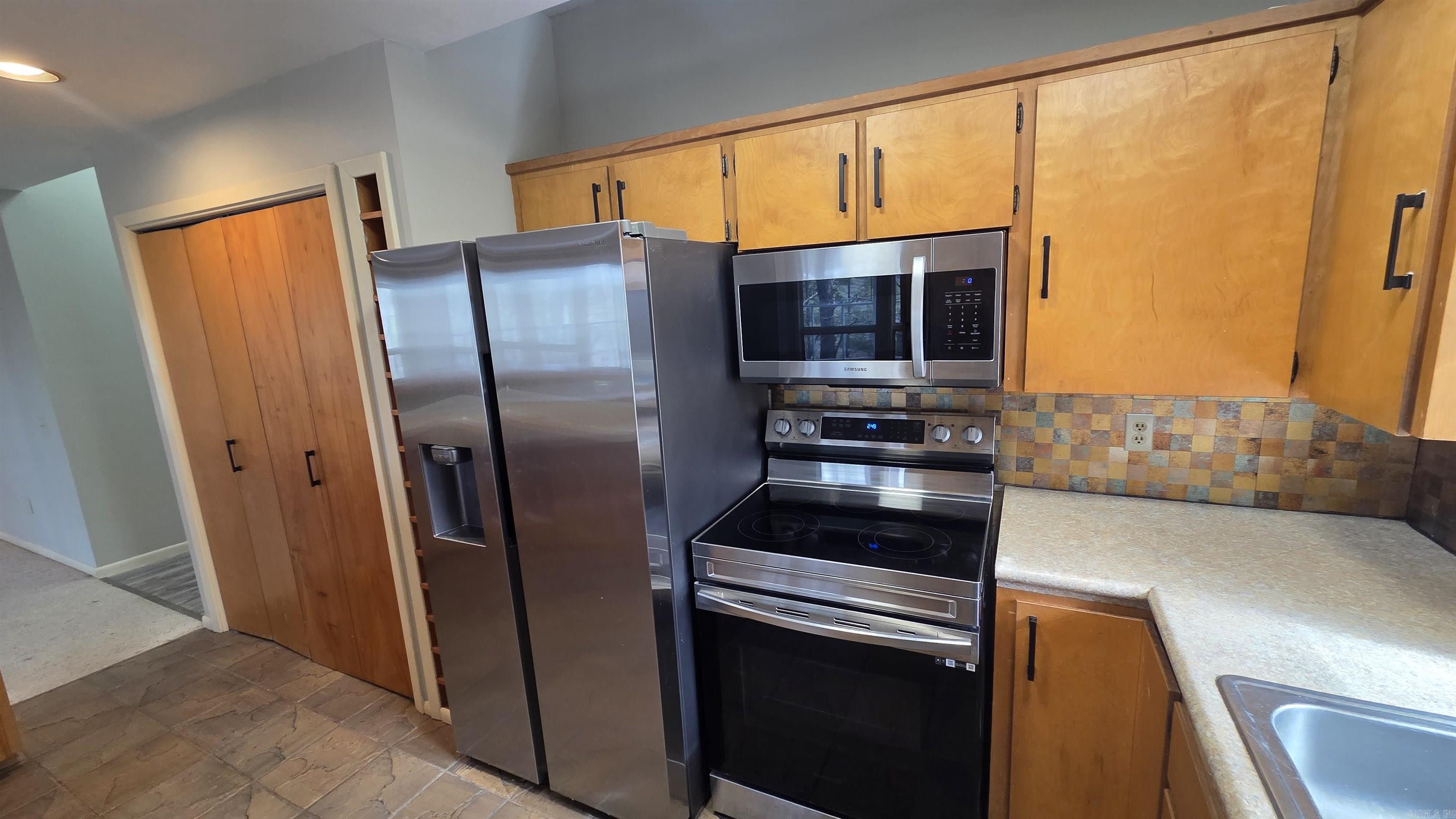 112 Ridgeview Drive Property Photo 7