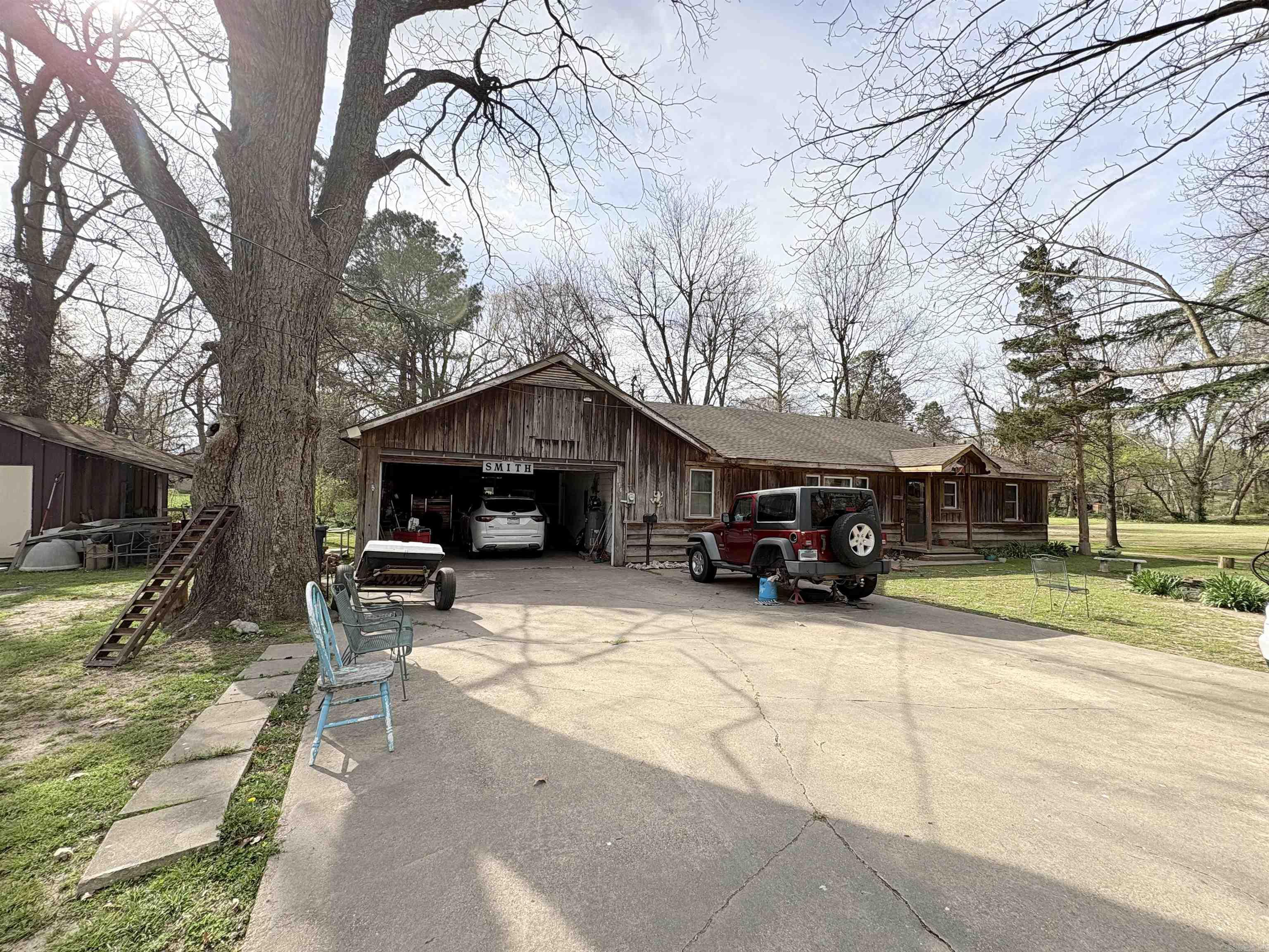 616 N 2nd Avenue Property Photo 2