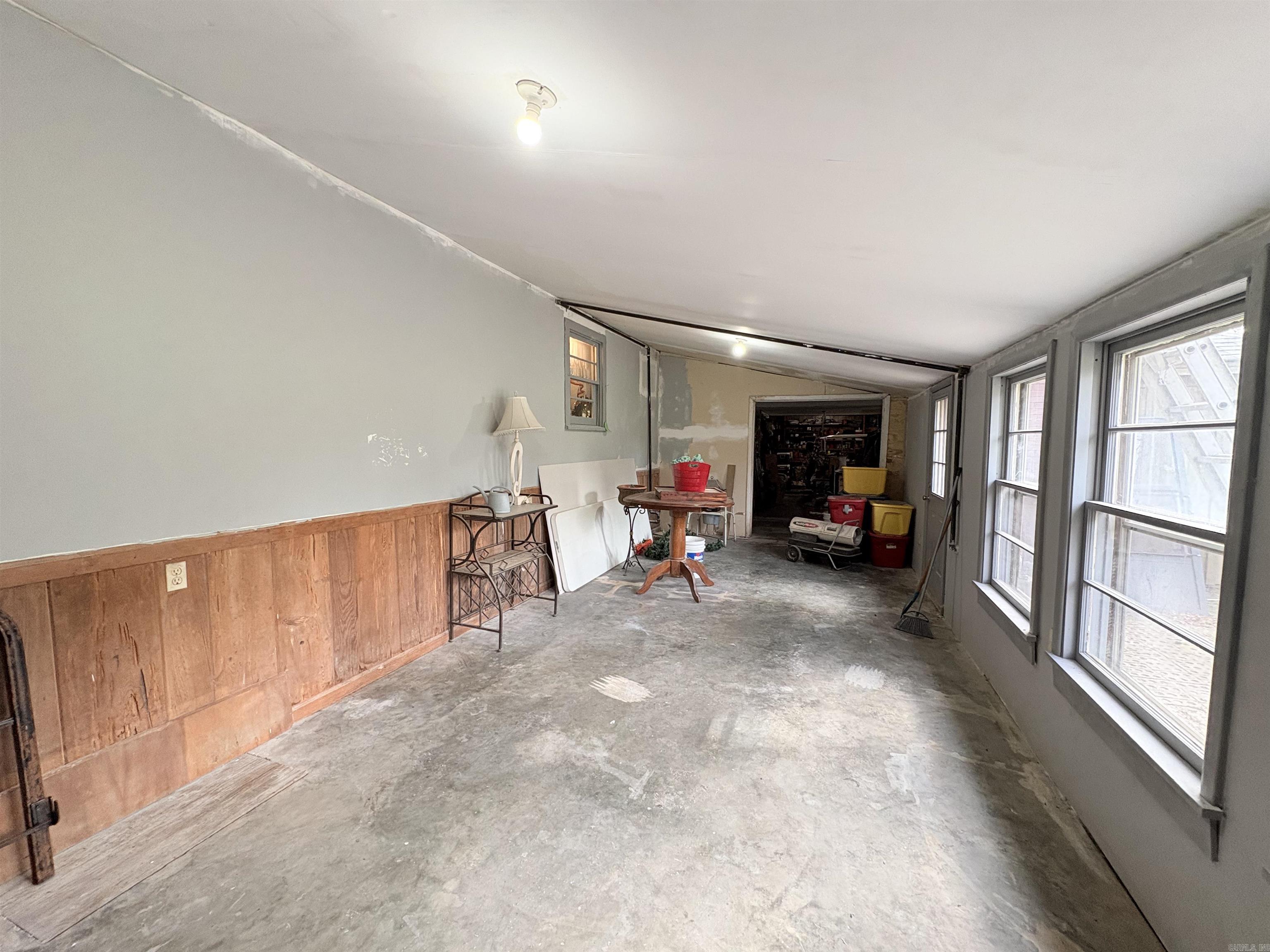 616 N 2nd Avenue Property Photo 26