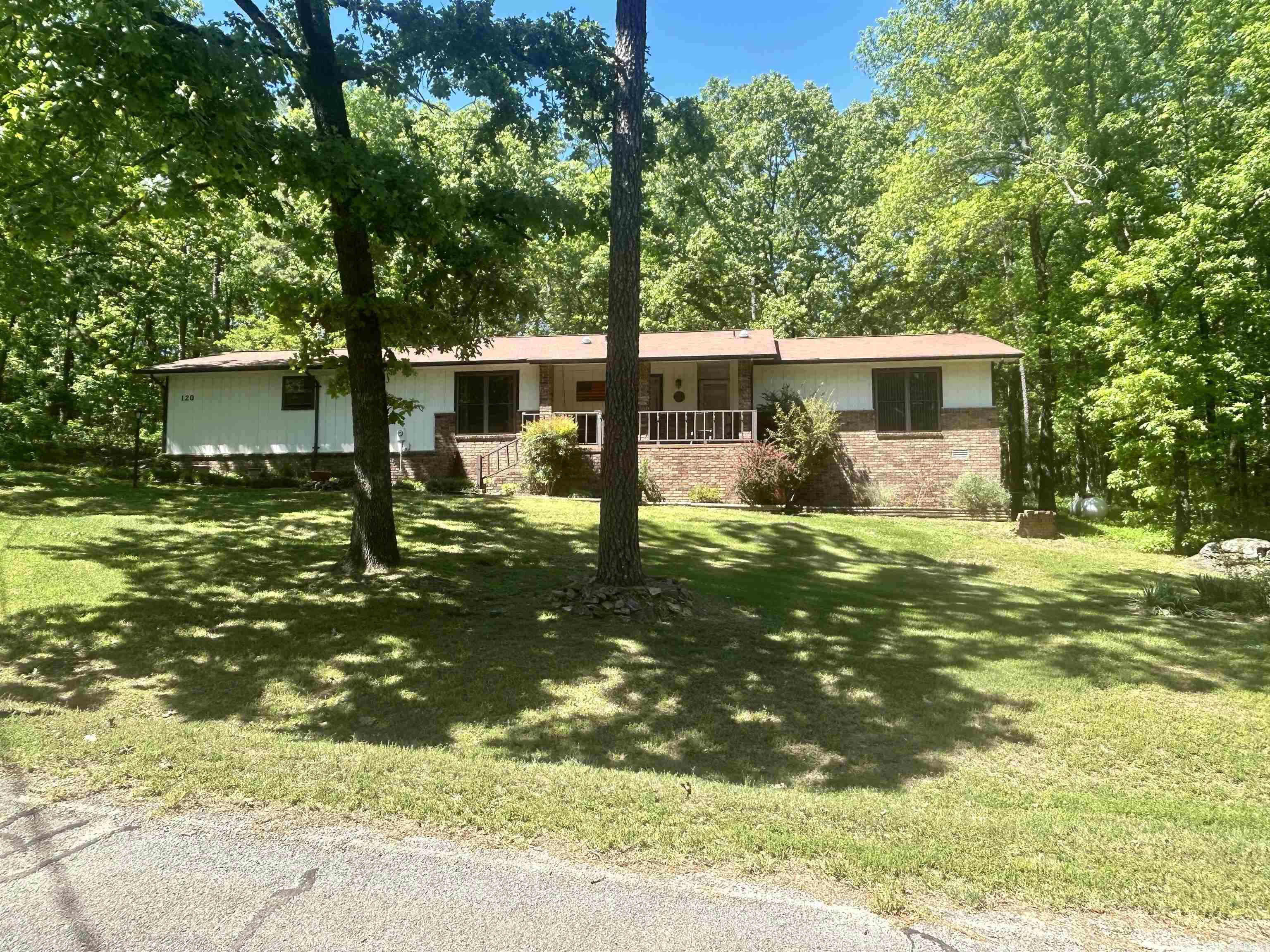 120 King Arthur Drive Property Photo 1