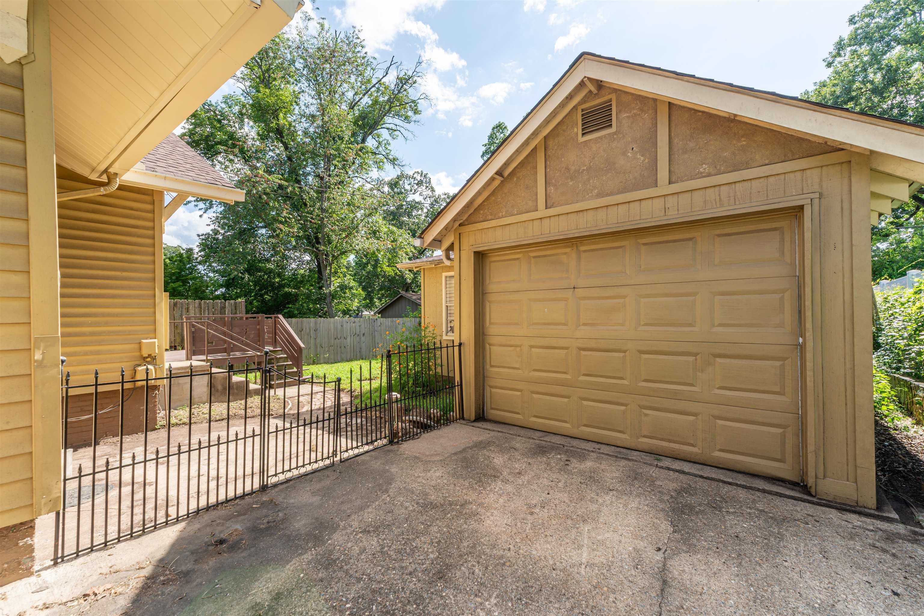 138 Booker Street Property Photo 43