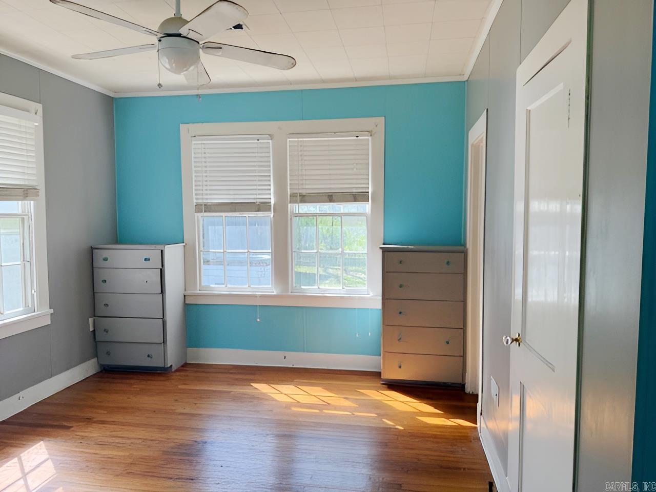 802 Elm Street Property Photo 4