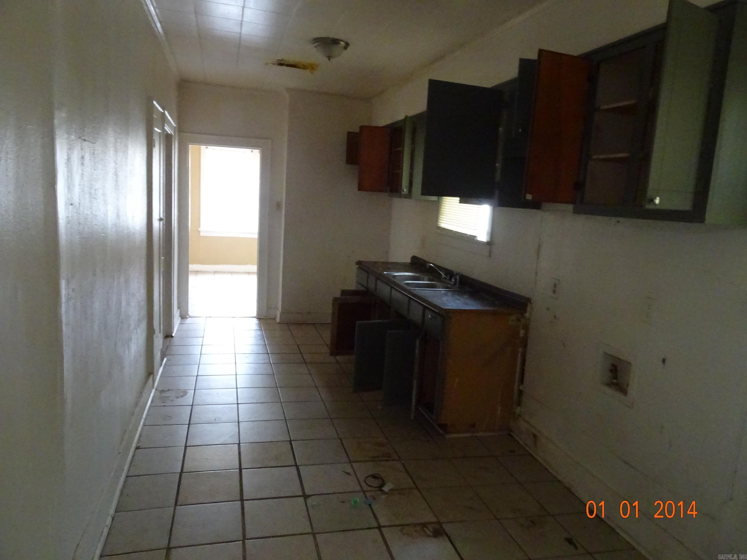 1815 Thayer Street Property Photo 8